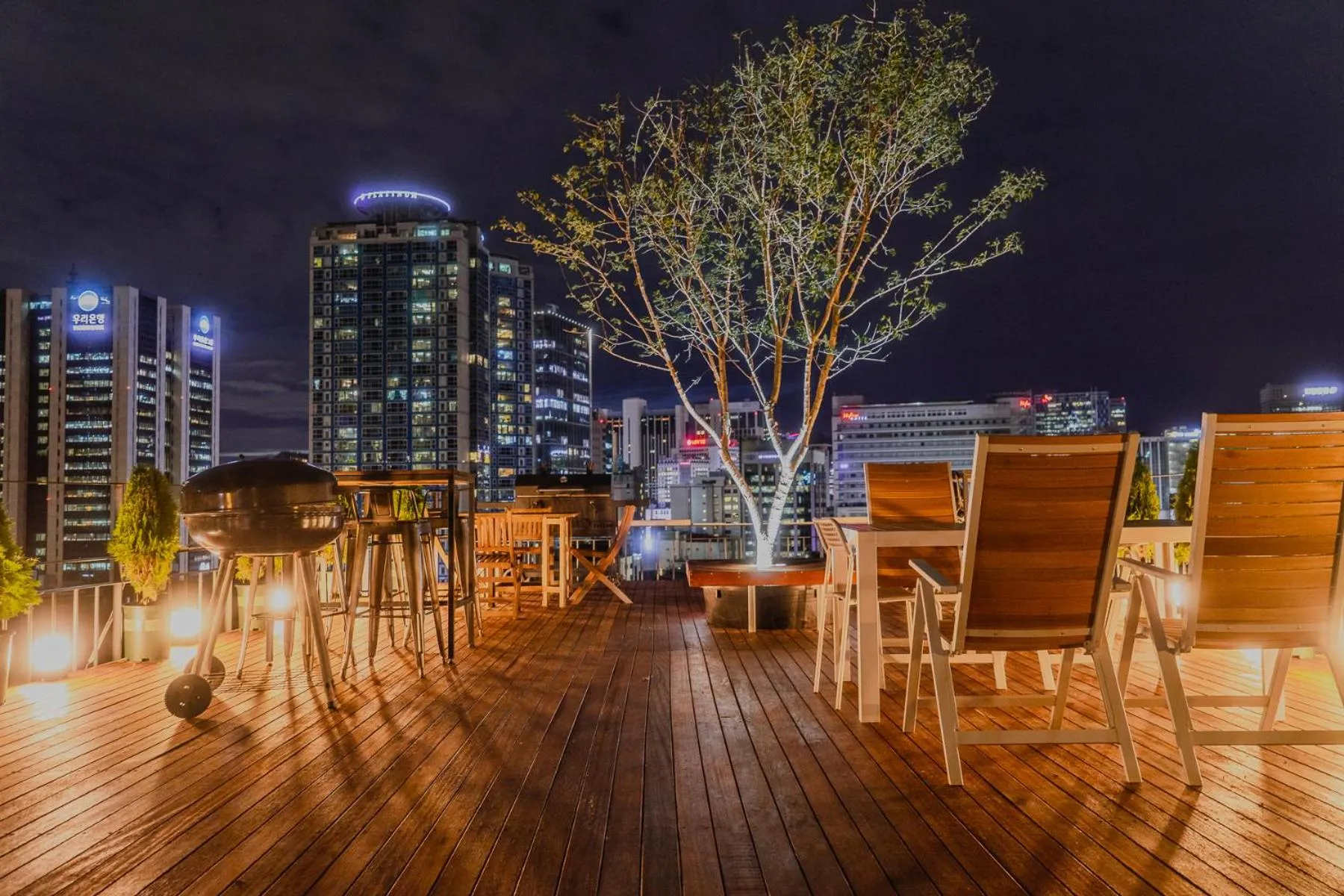 Myeongdong Artmonstay