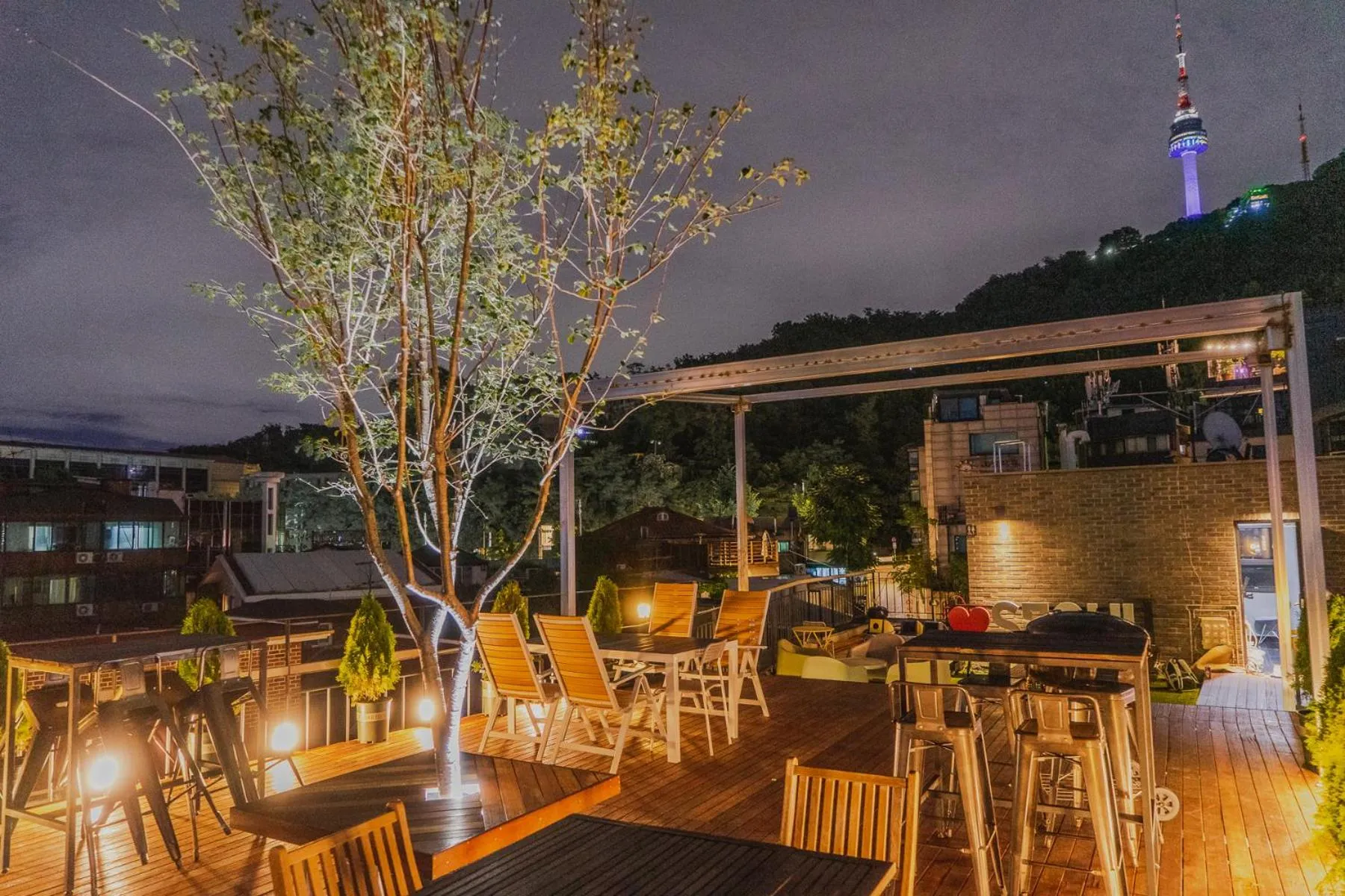 Myeongdong Artmonstay