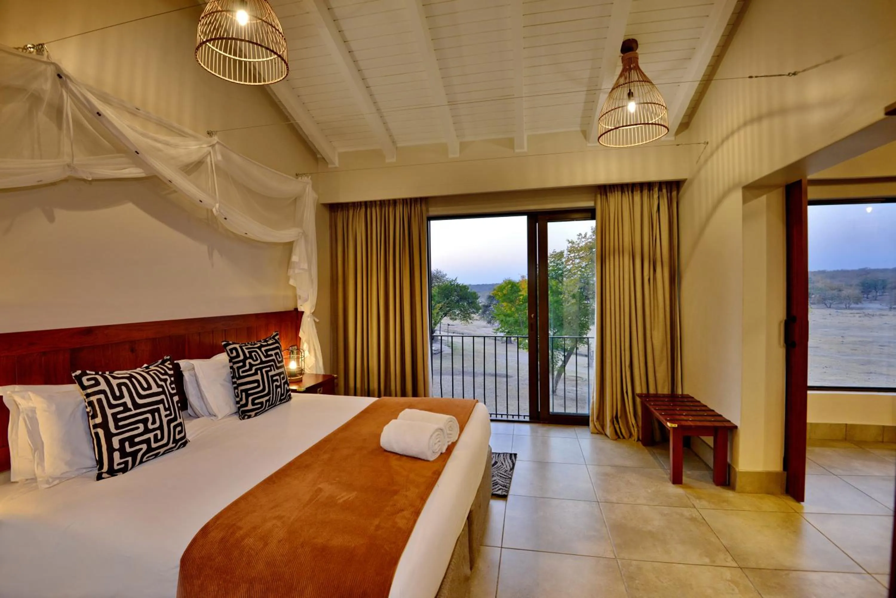 Bedroom, Bed in Hwange Safari Lodge
