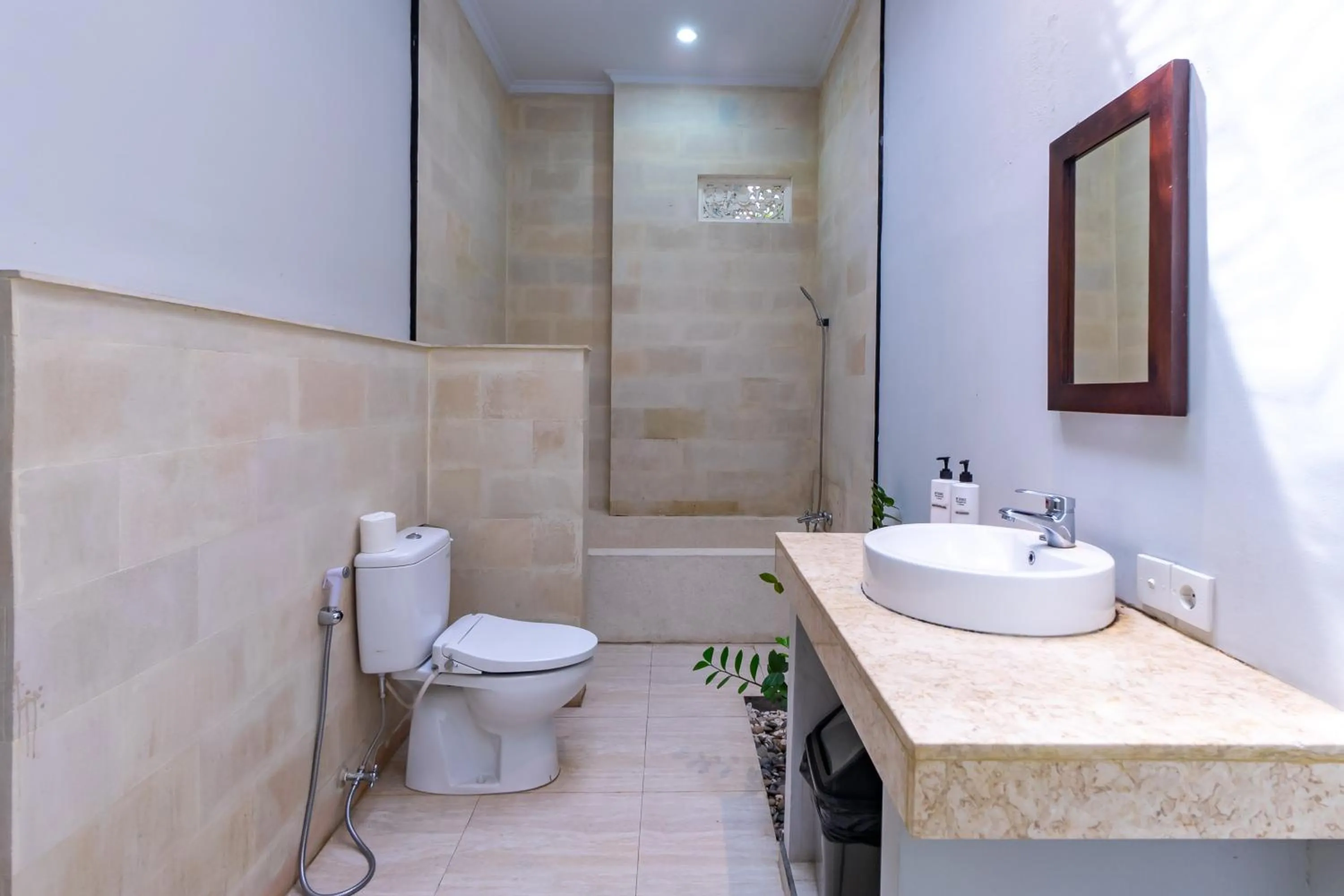 Bathroom in Gatra Ubud Inn