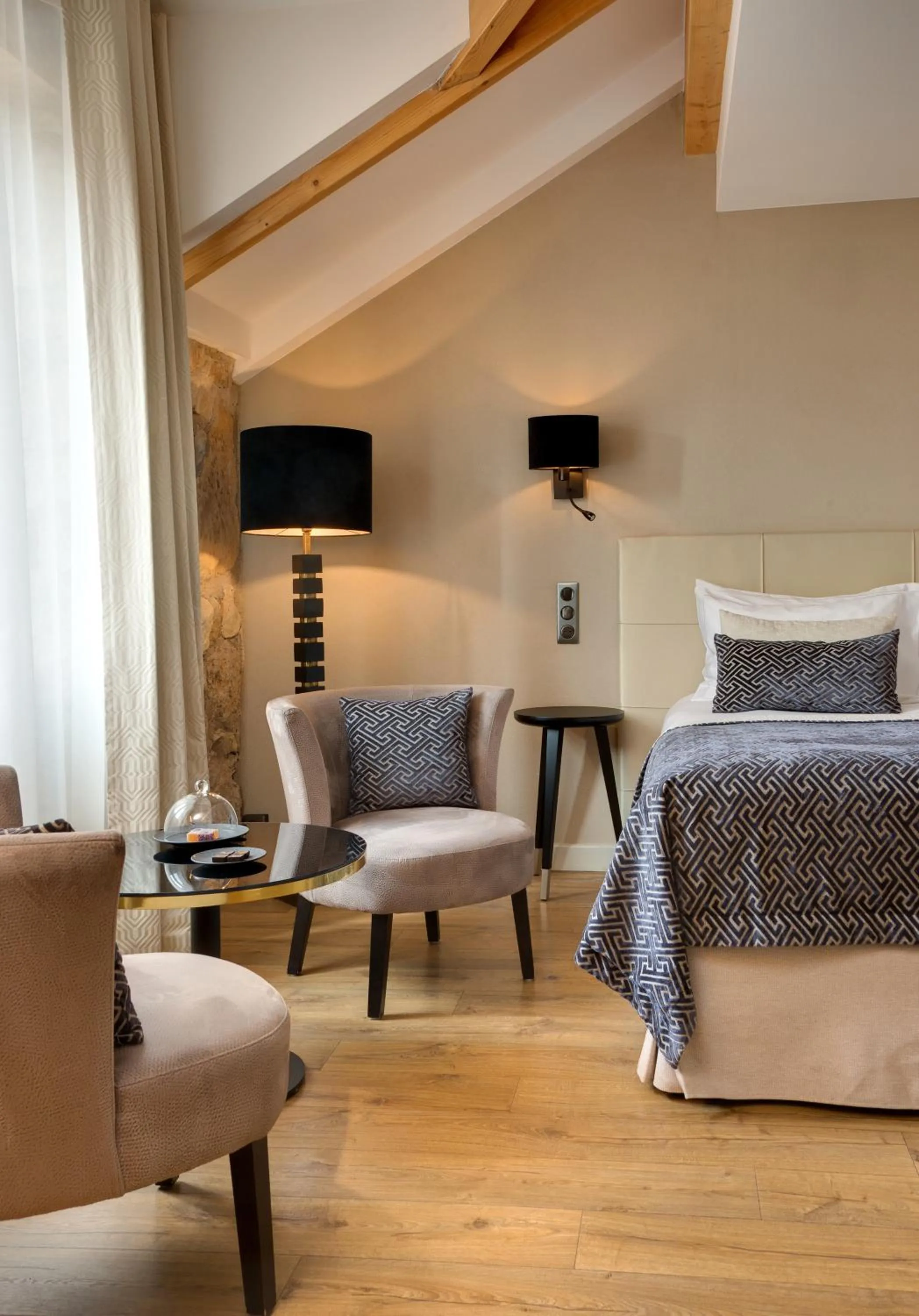 Photo of the whole room, Bed in Domaine de la Klauss & Spa, Restaurant Gastronomique Le K