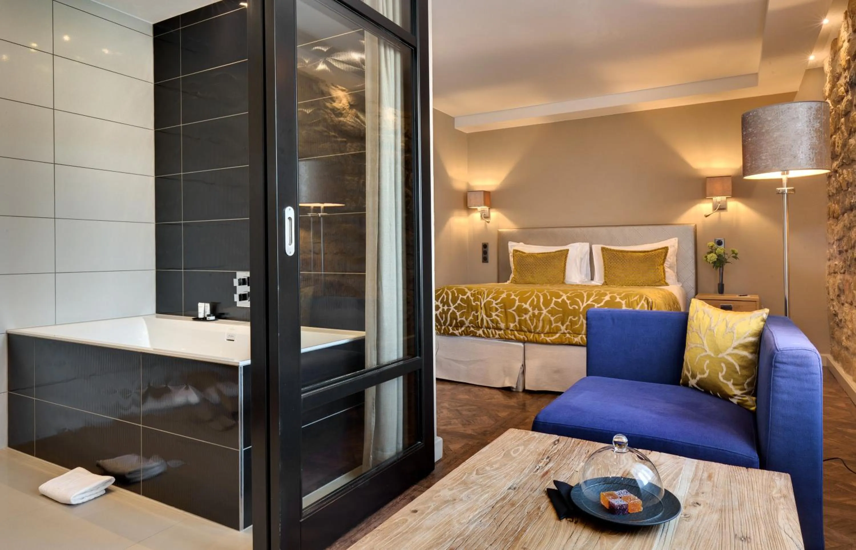 Photo of the whole room, Bed in Domaine de la Klauss & Spa, Restaurant Gastronomique Le K