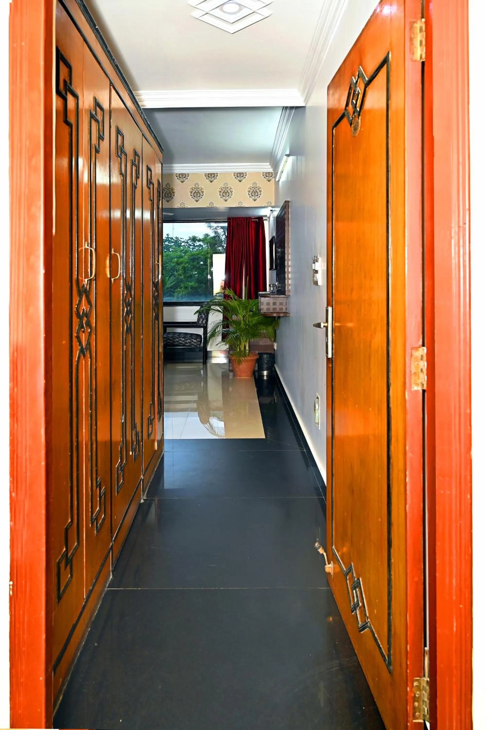 Facade/entrance in Hotel Rajhans International