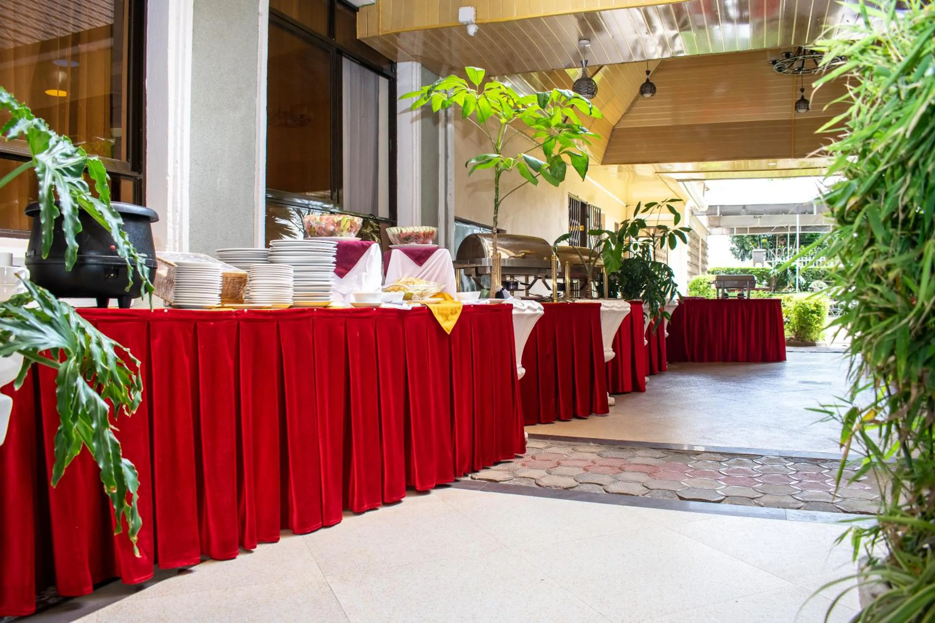 Restaurant/places to eat in Astorian Grand Hotel Naivasha