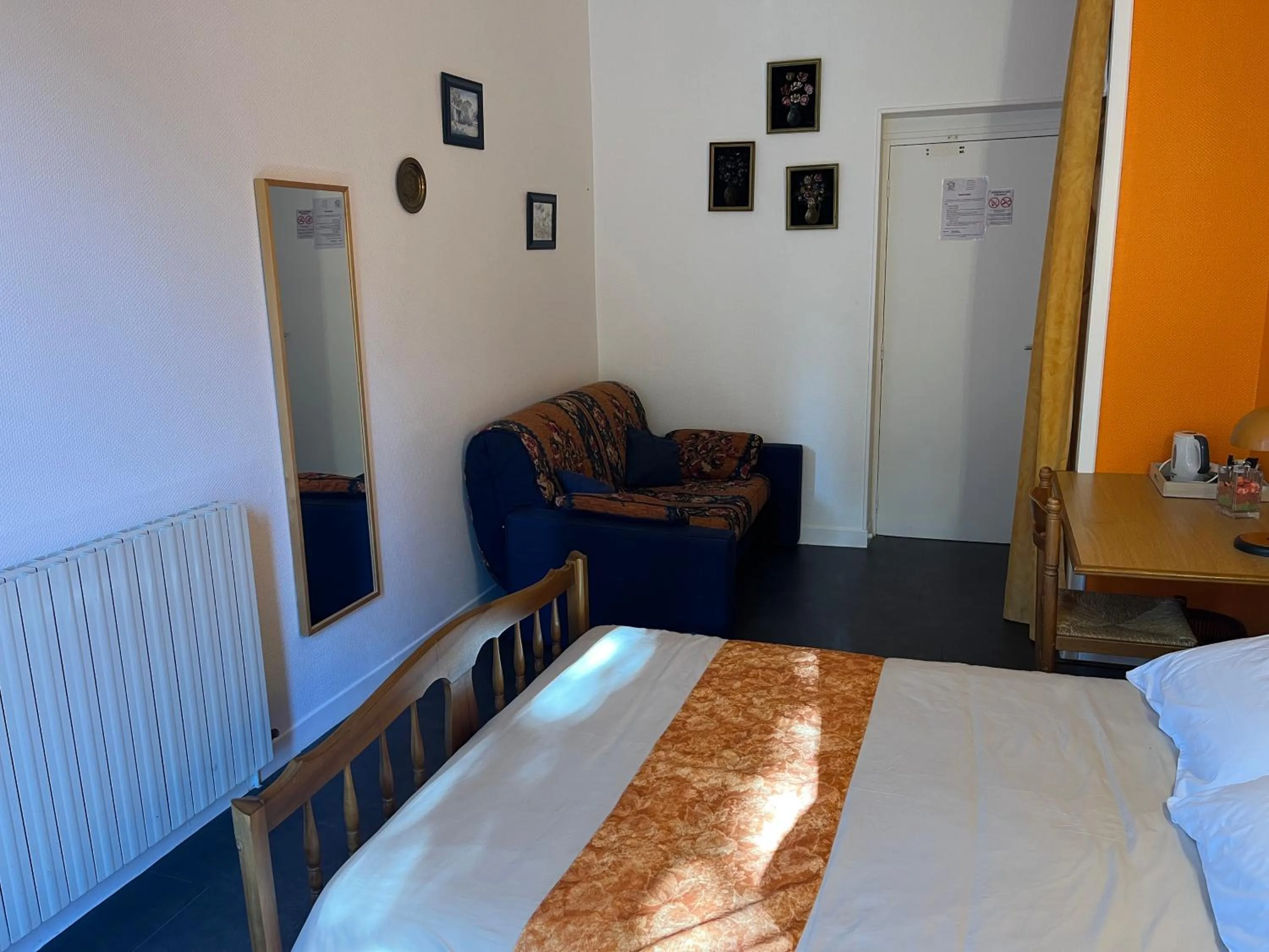 Bed in Château Lou Cante Perdrix