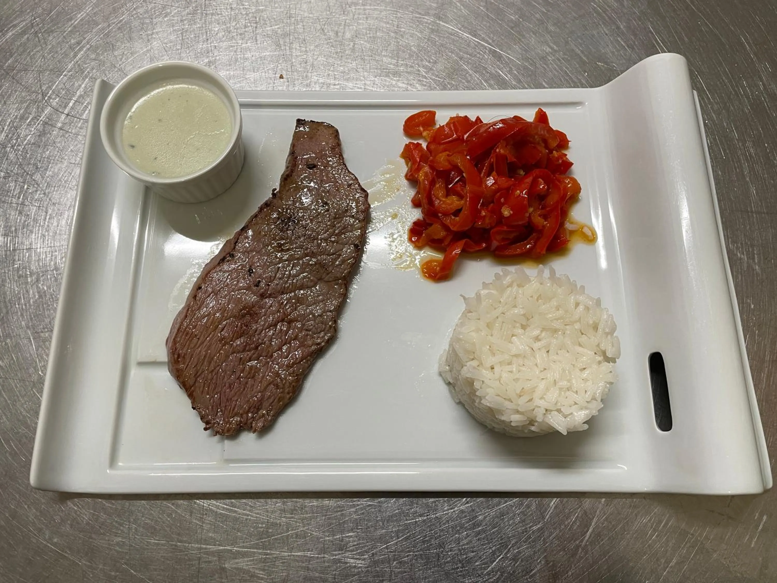 Restaurant/places to eat in Château Lou Cante Perdrix