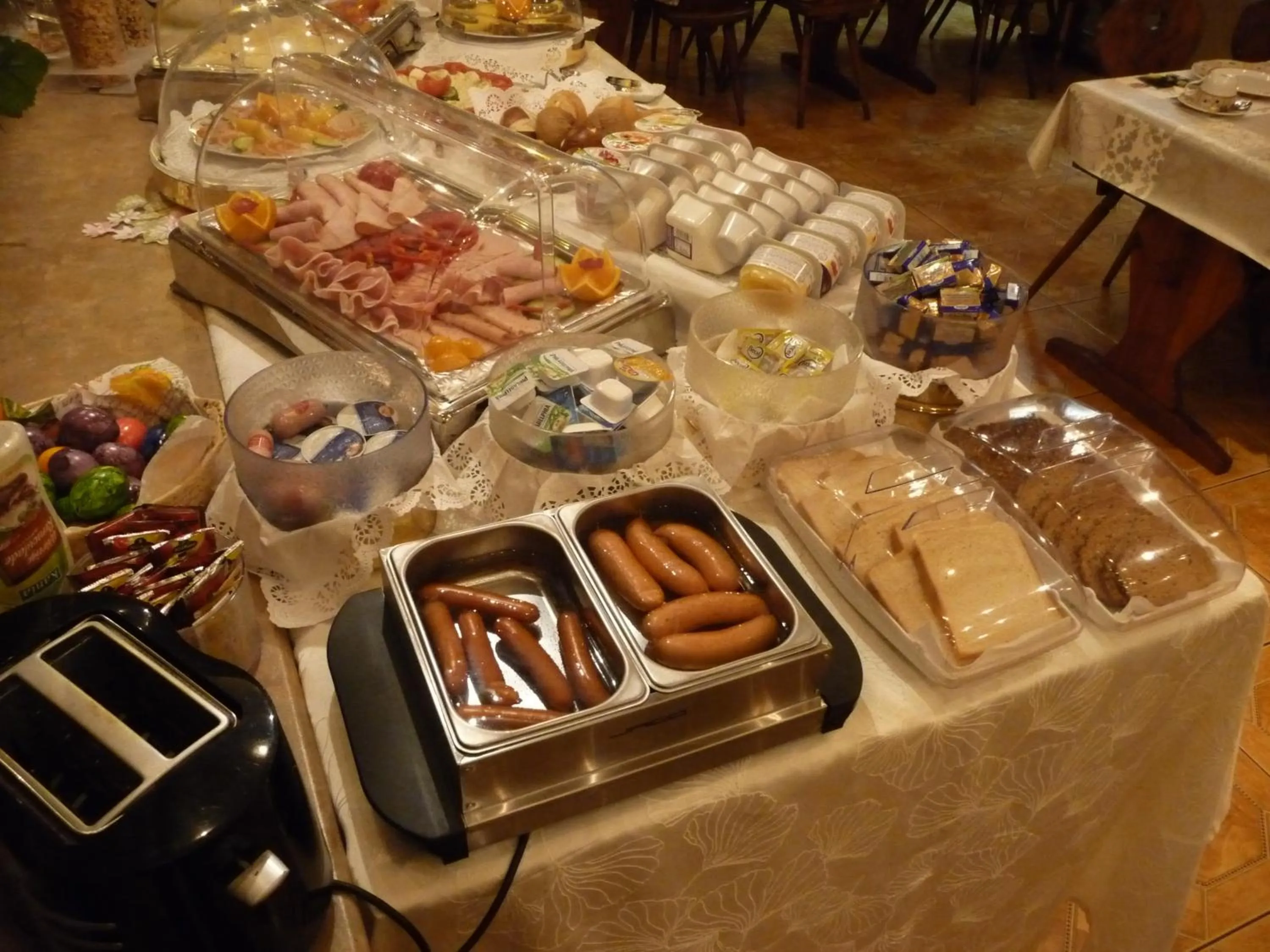 Buffet breakfast in Hotel Tenne