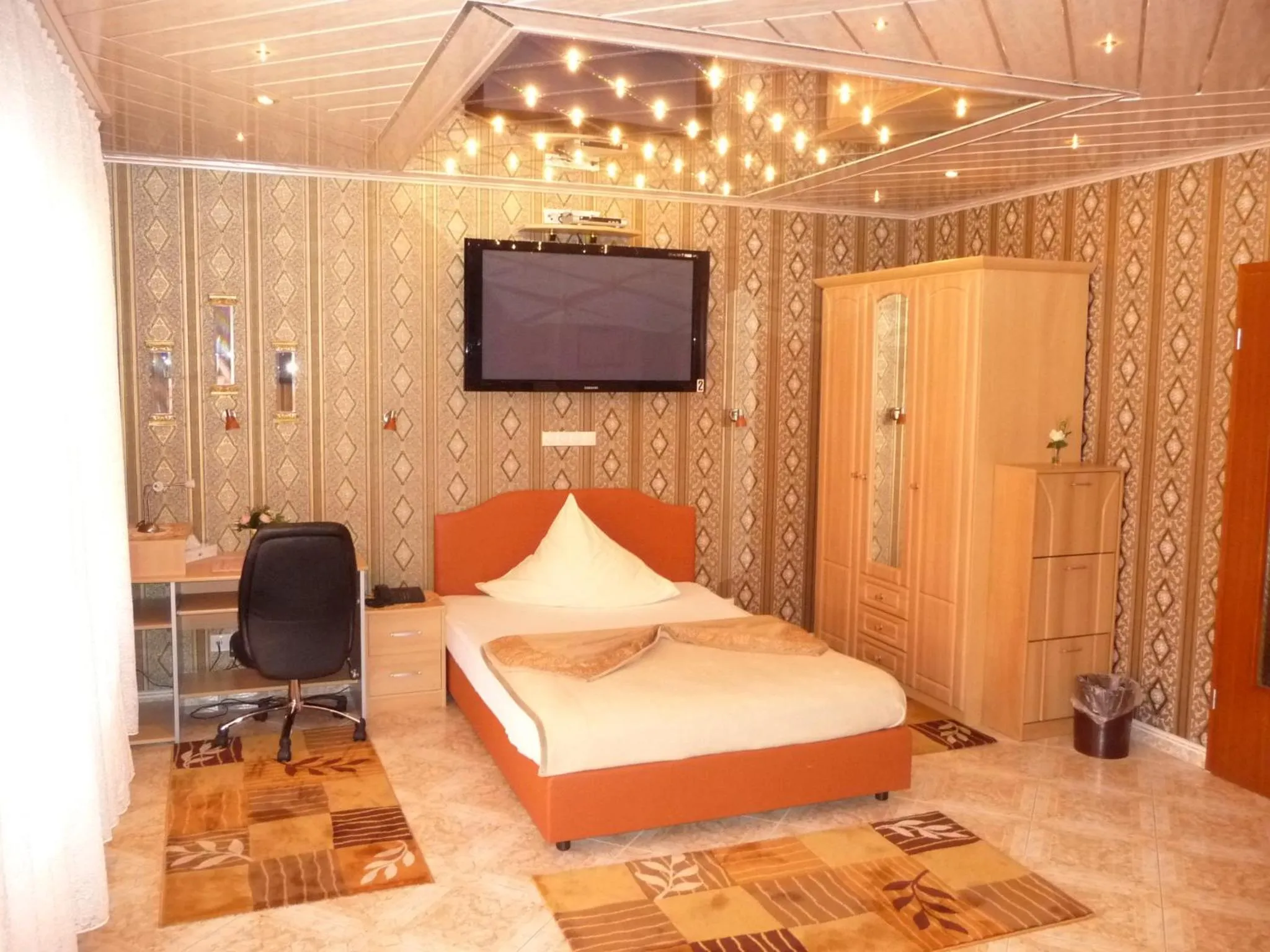 Day, Bed in Hotel Tenne