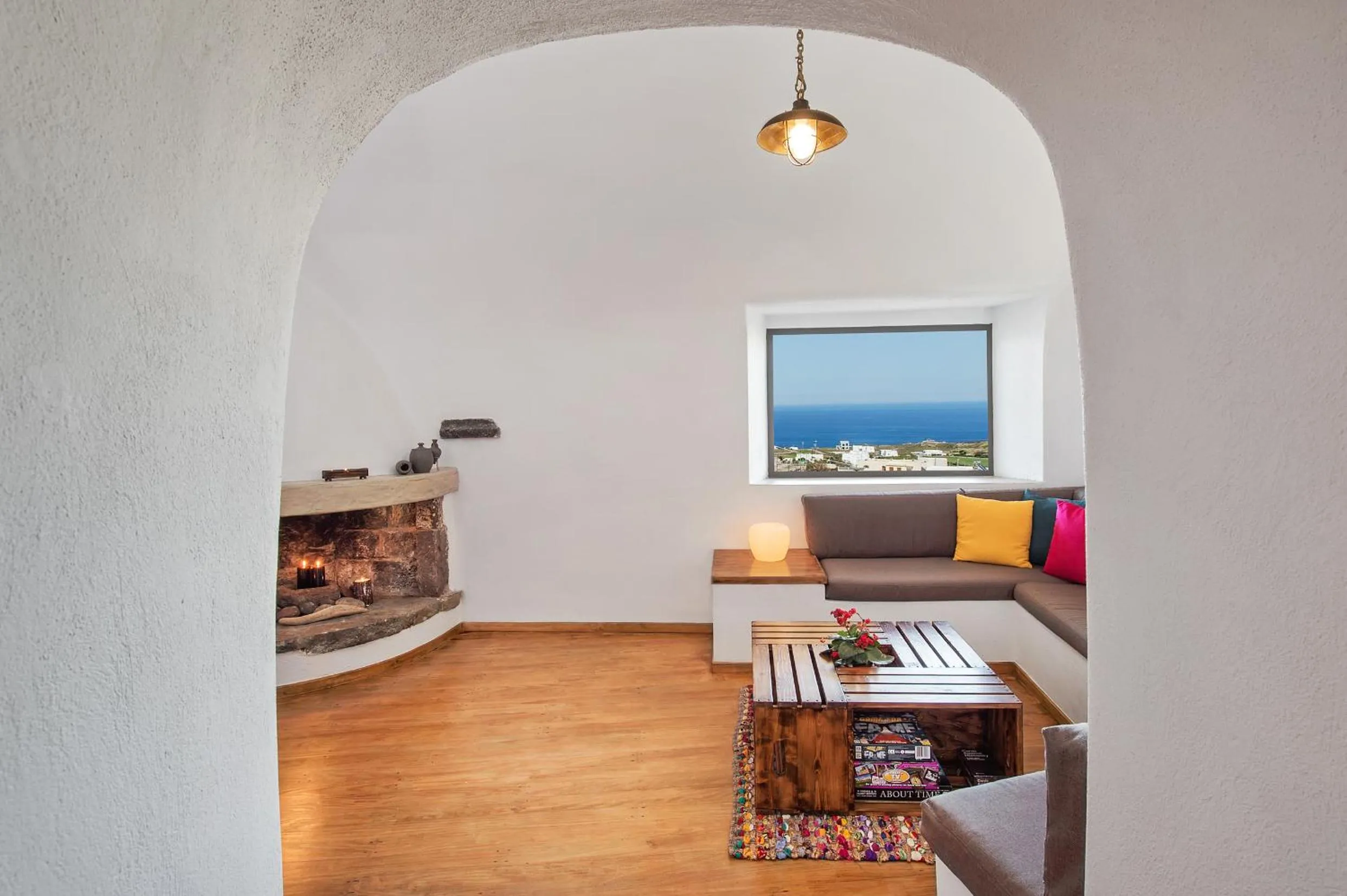 Living room in Old Vourvoulos Houses