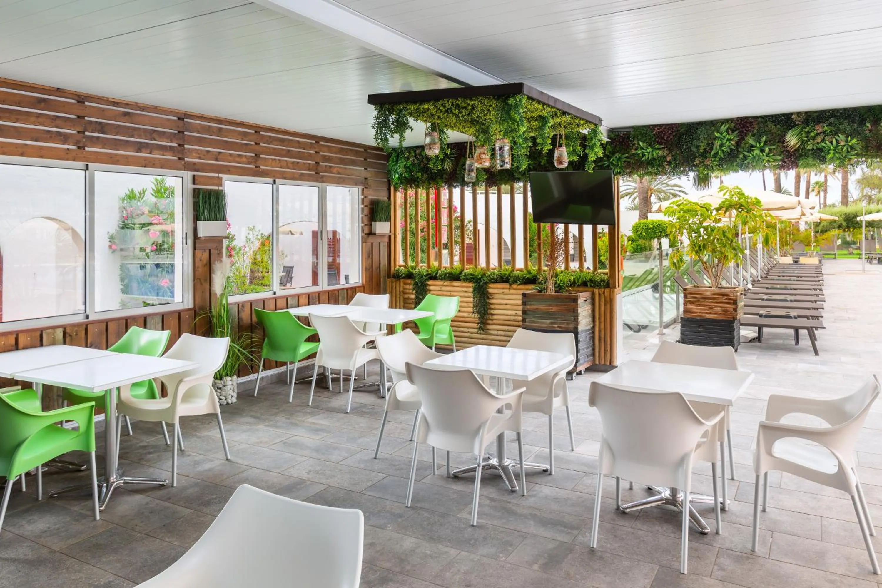 Restaurant/places to eat in Sol Barbacan