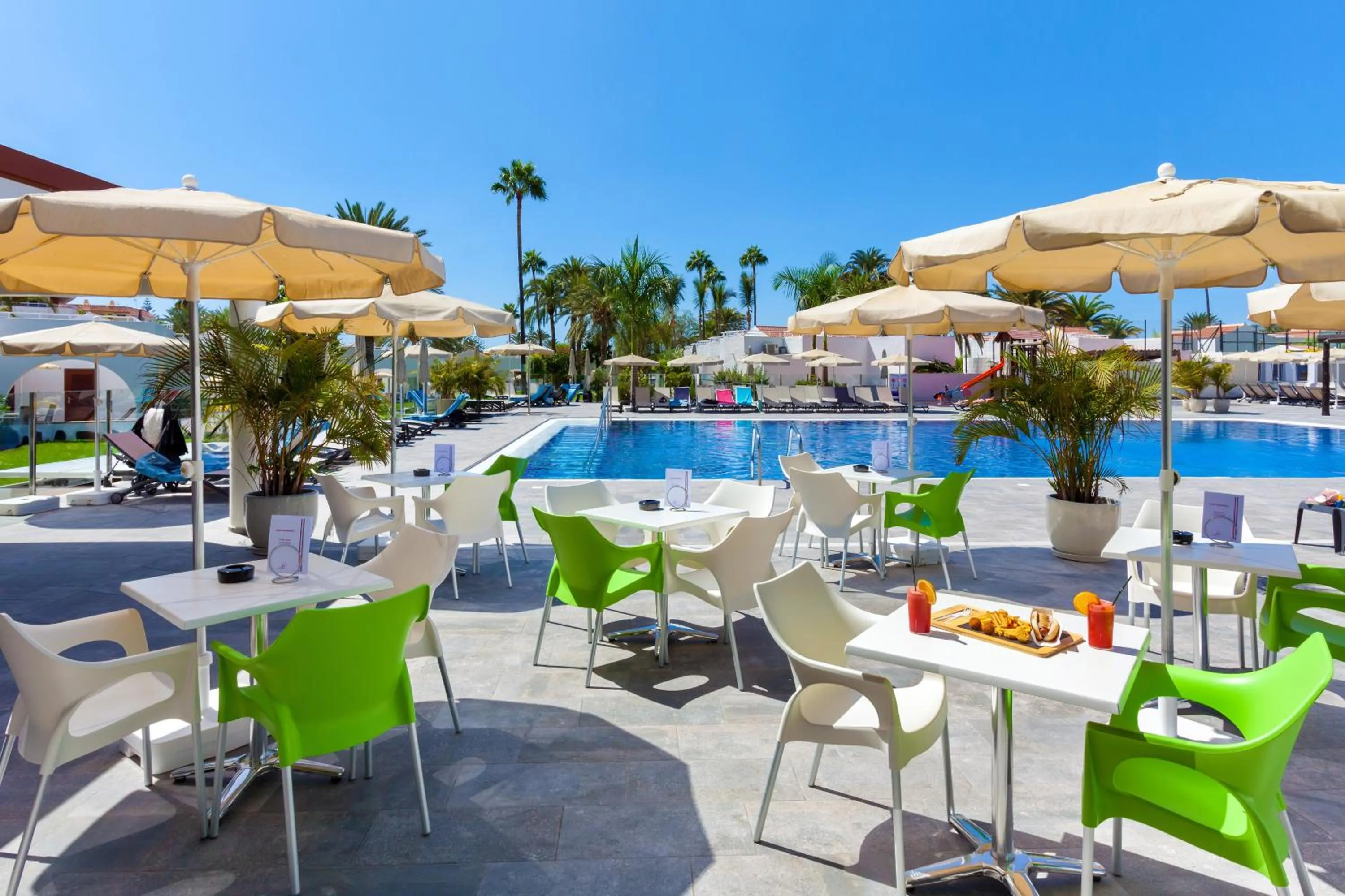 Patio in Sol Barbacan