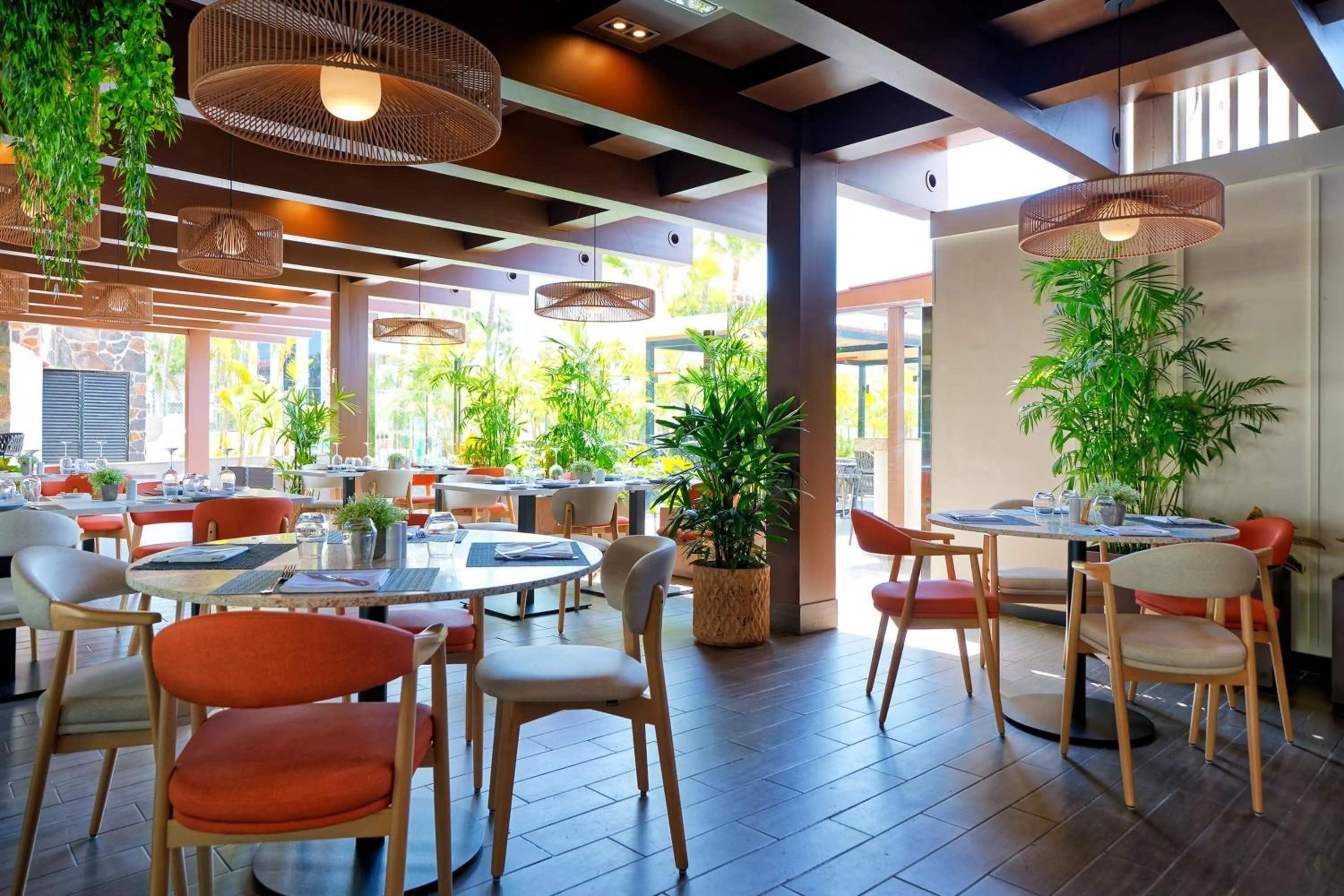 Restaurant/places to eat in Sol Barbacan