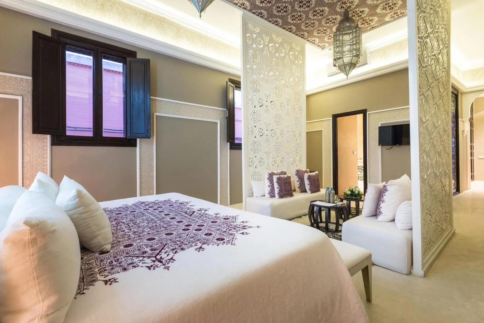 Living room, Bed in Riad Elisa & Spa