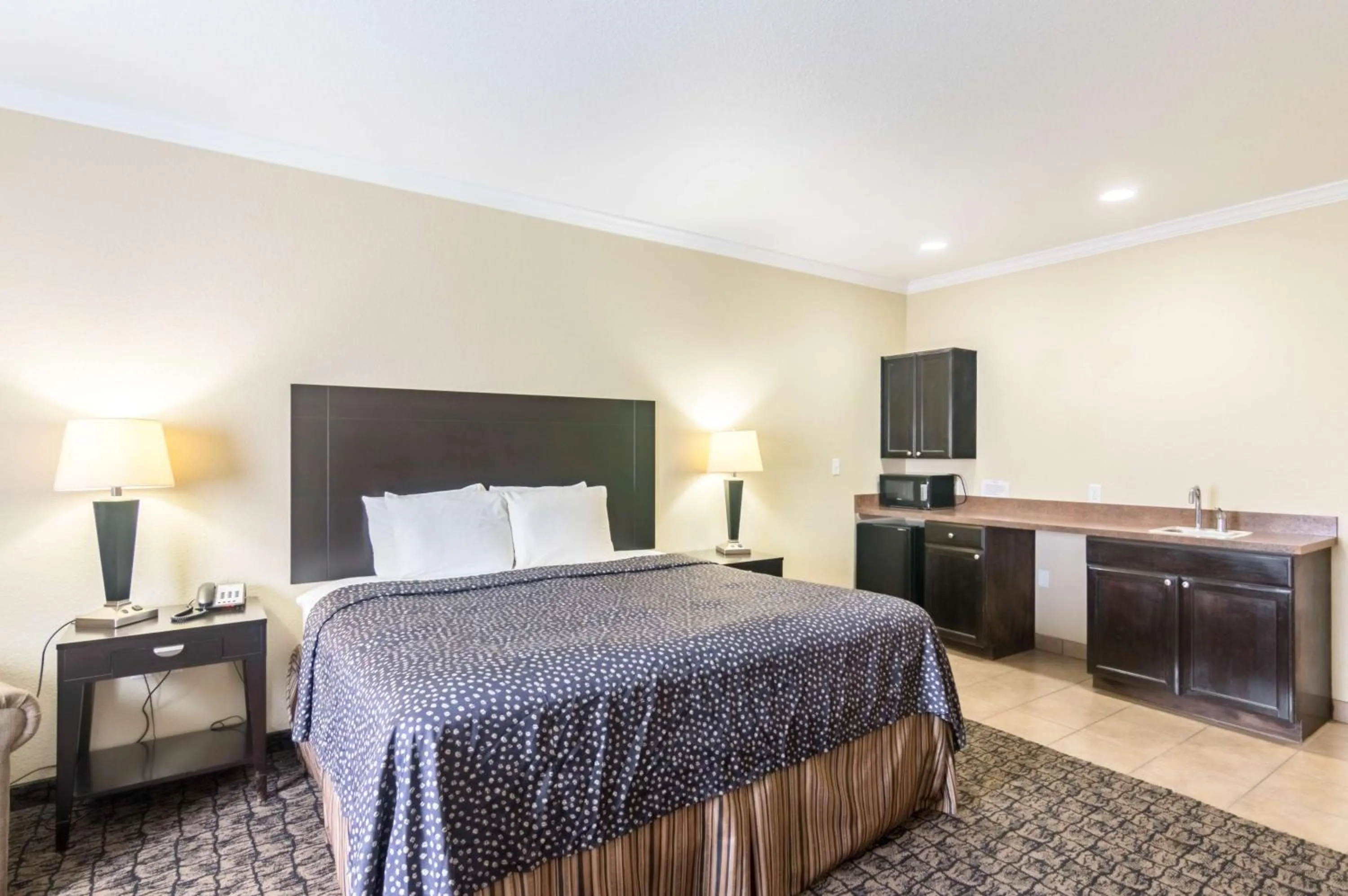 Photo of the whole room in Motel 6-Colorado City, TX