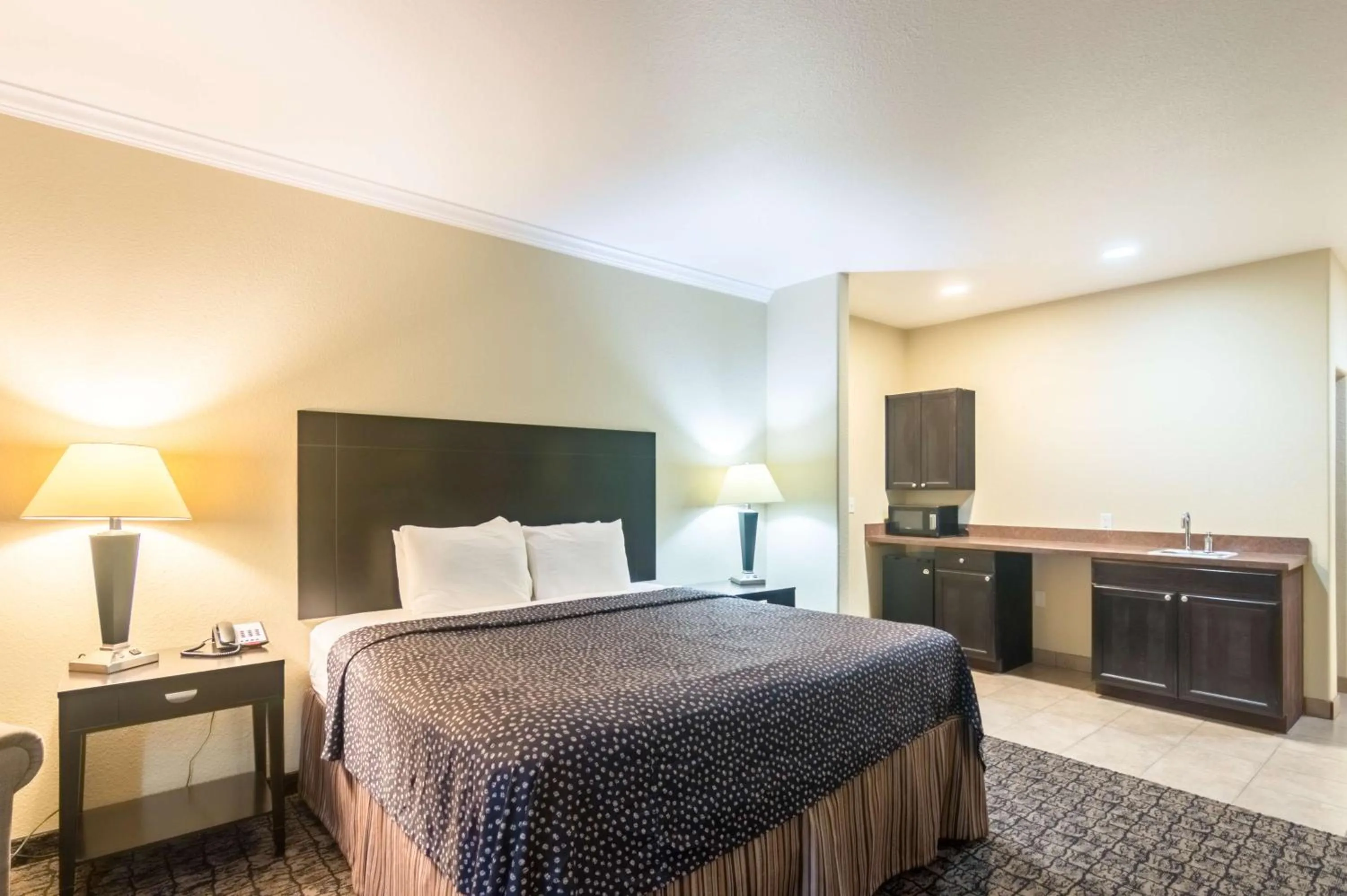 Photo of the whole room in Motel 6-Colorado City, TX