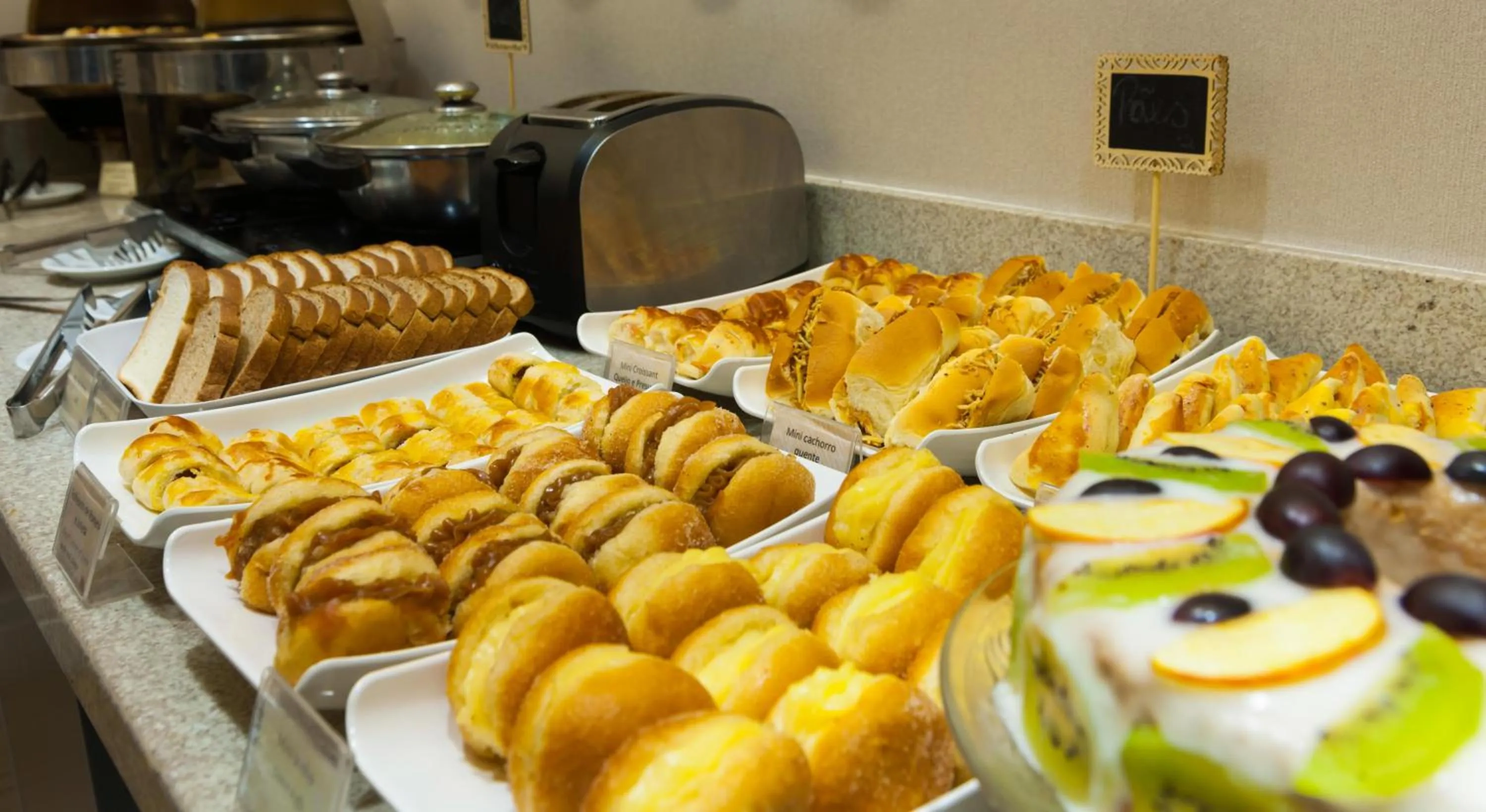 Food and drinks in Matiz Multi Suites