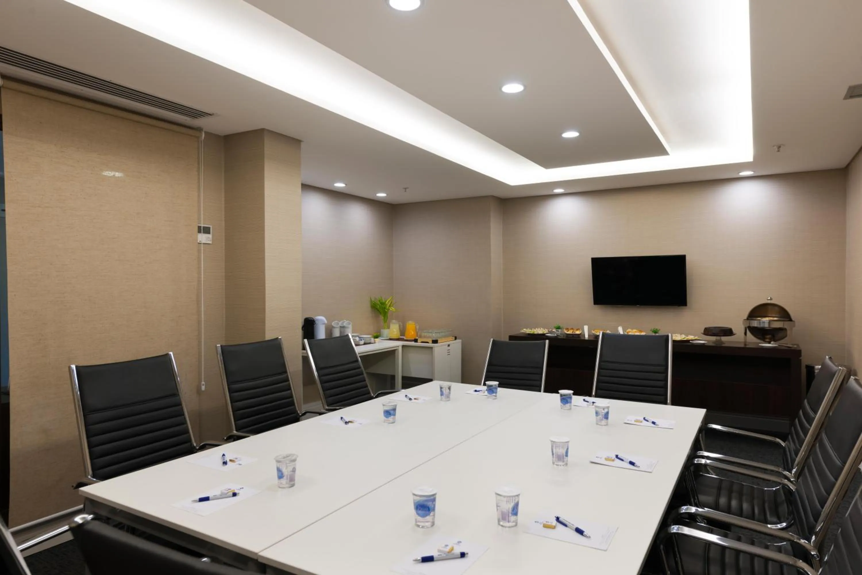 Business facilities in Matiz Multi Suites