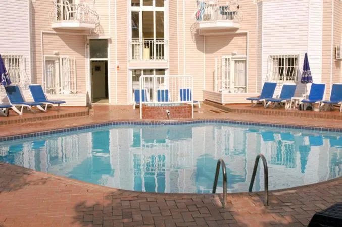 Swimming pool in Avlu 4