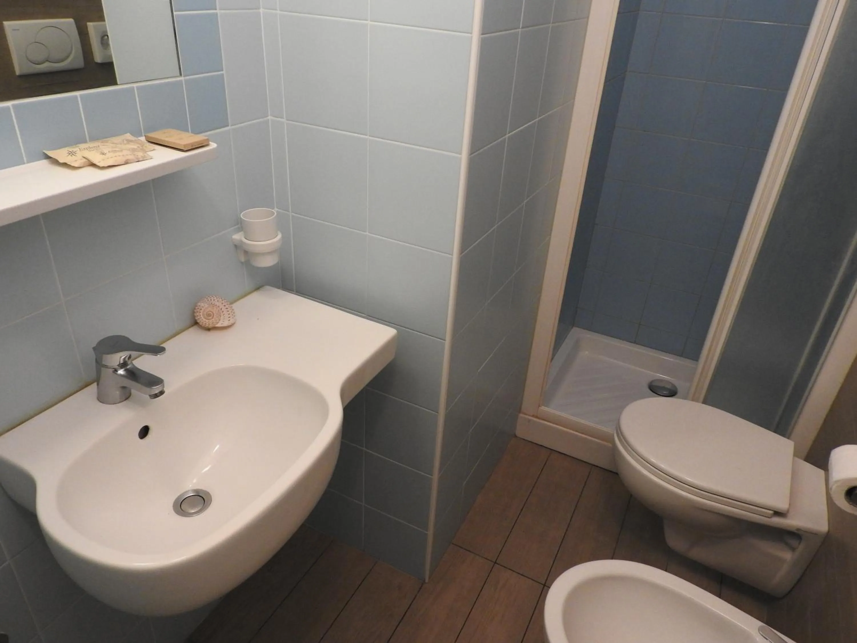 Shower in Hotel Haarlem