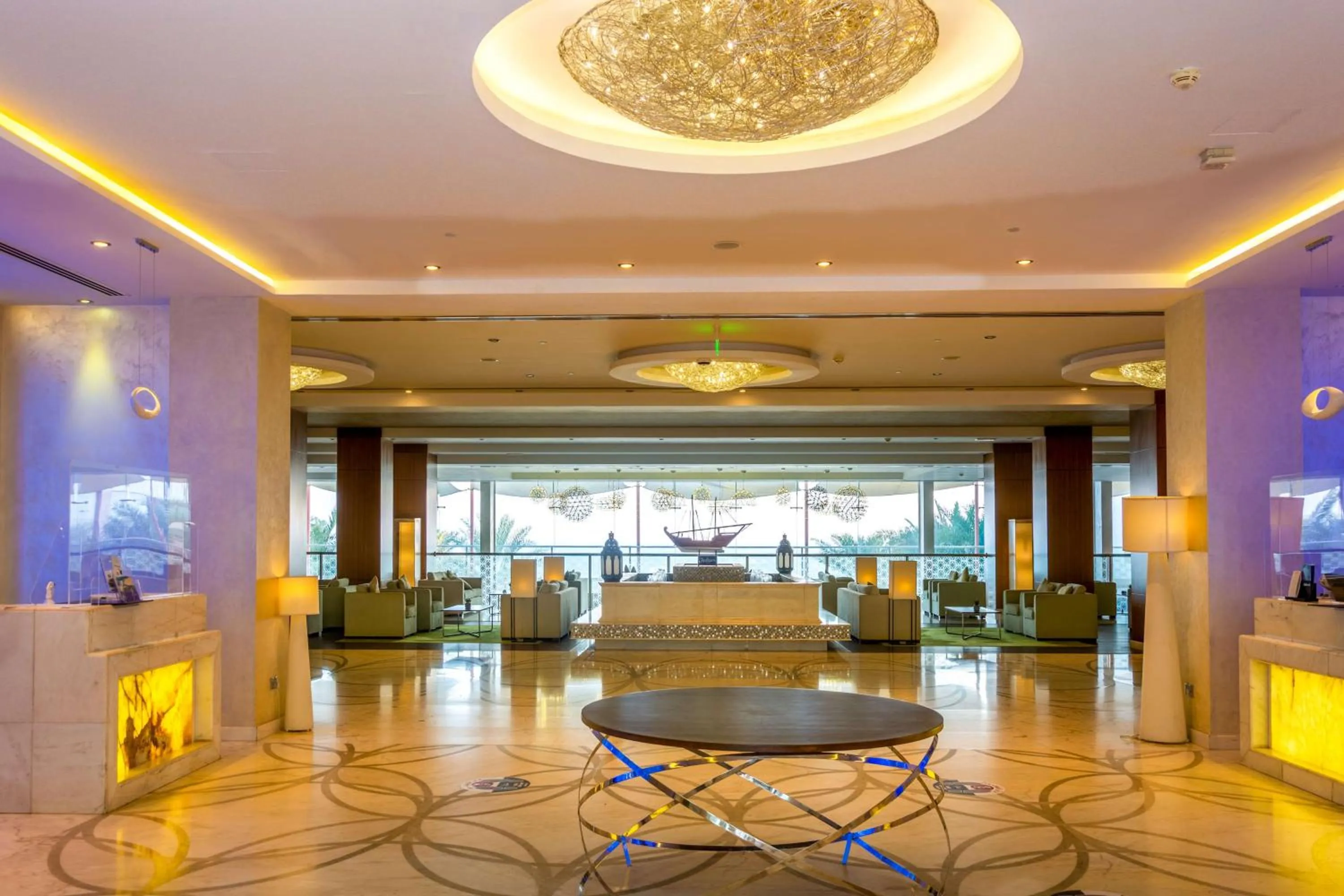 Lobby or reception in Radisson Blu Hotel & Resort, Sohar