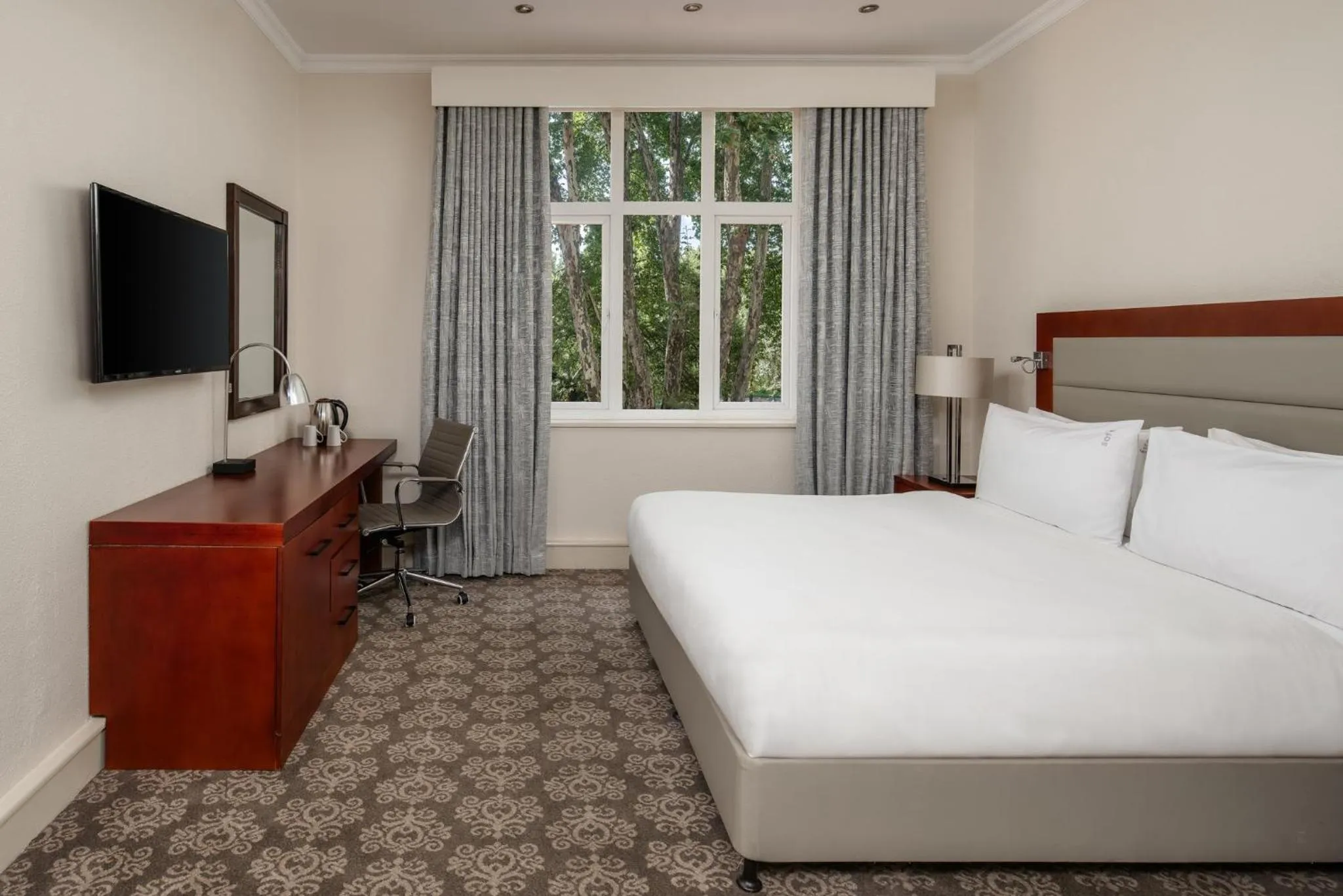 Photo of the whole room, Bed in Holiday Inn - Johannesburg Sunnyside Park by IHG