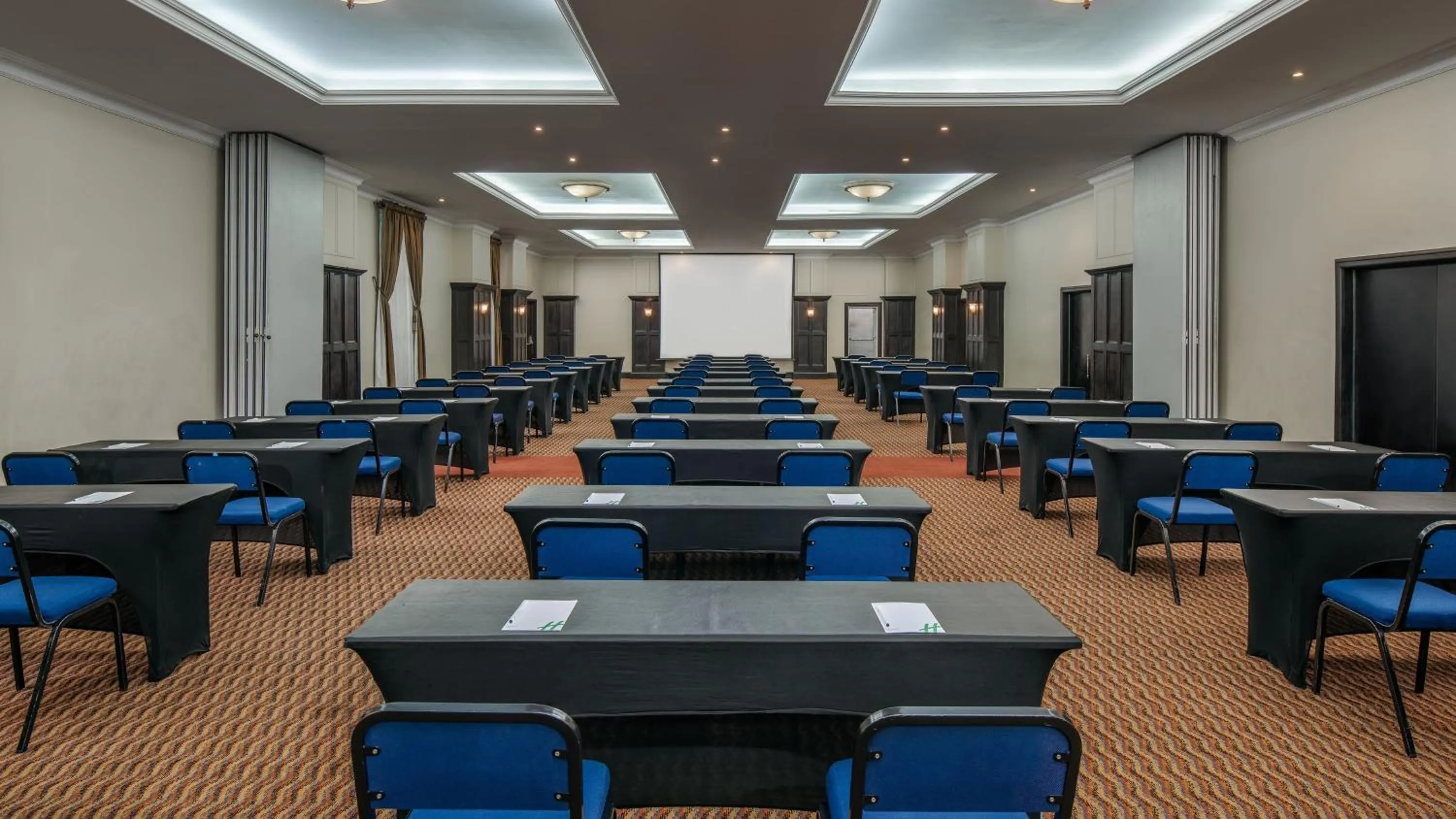 Meeting/conference room in Holiday Inn - Johannesburg Sunnyside Park by IHG