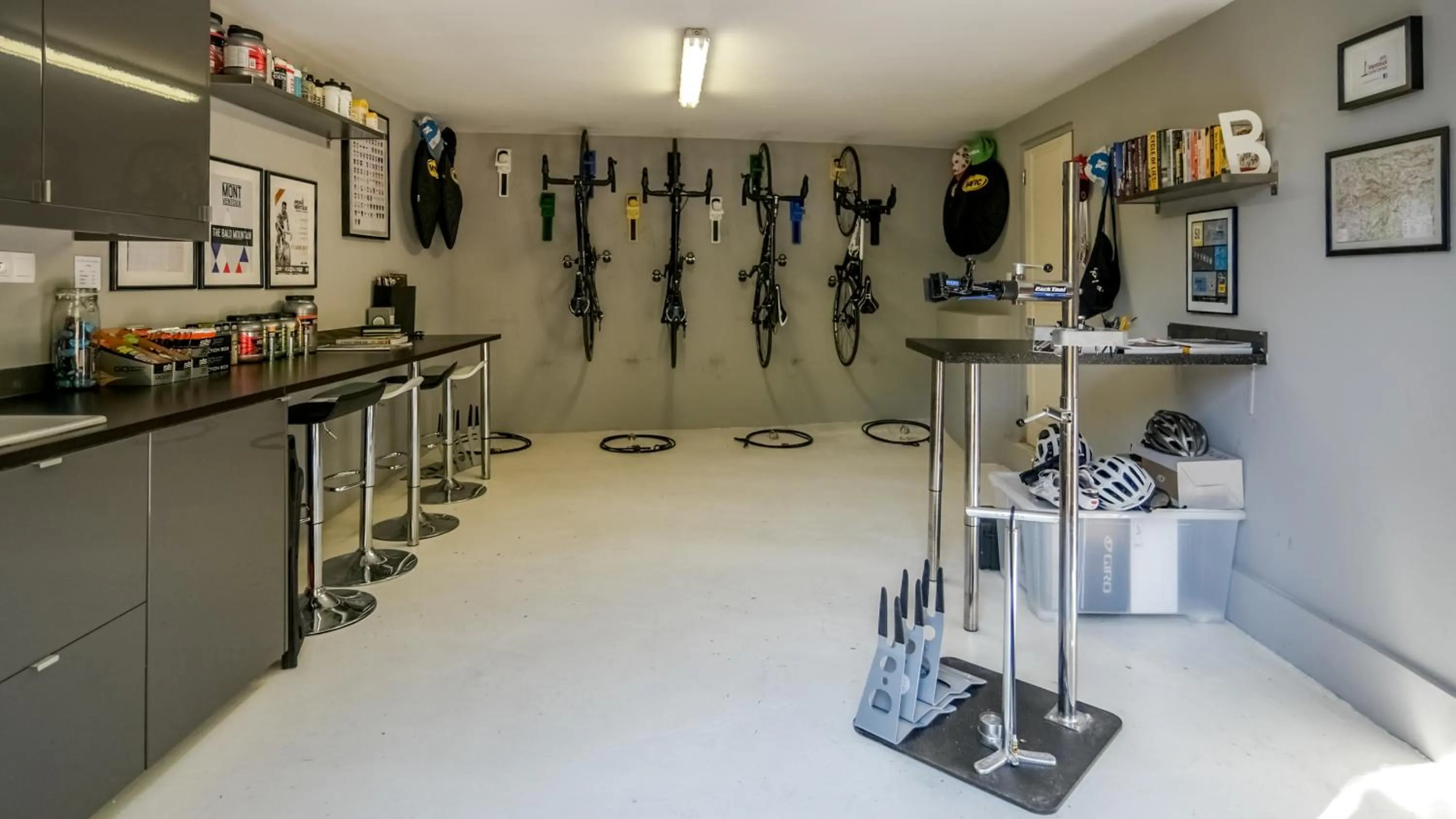 Cycling in La Ferme Des Belugues