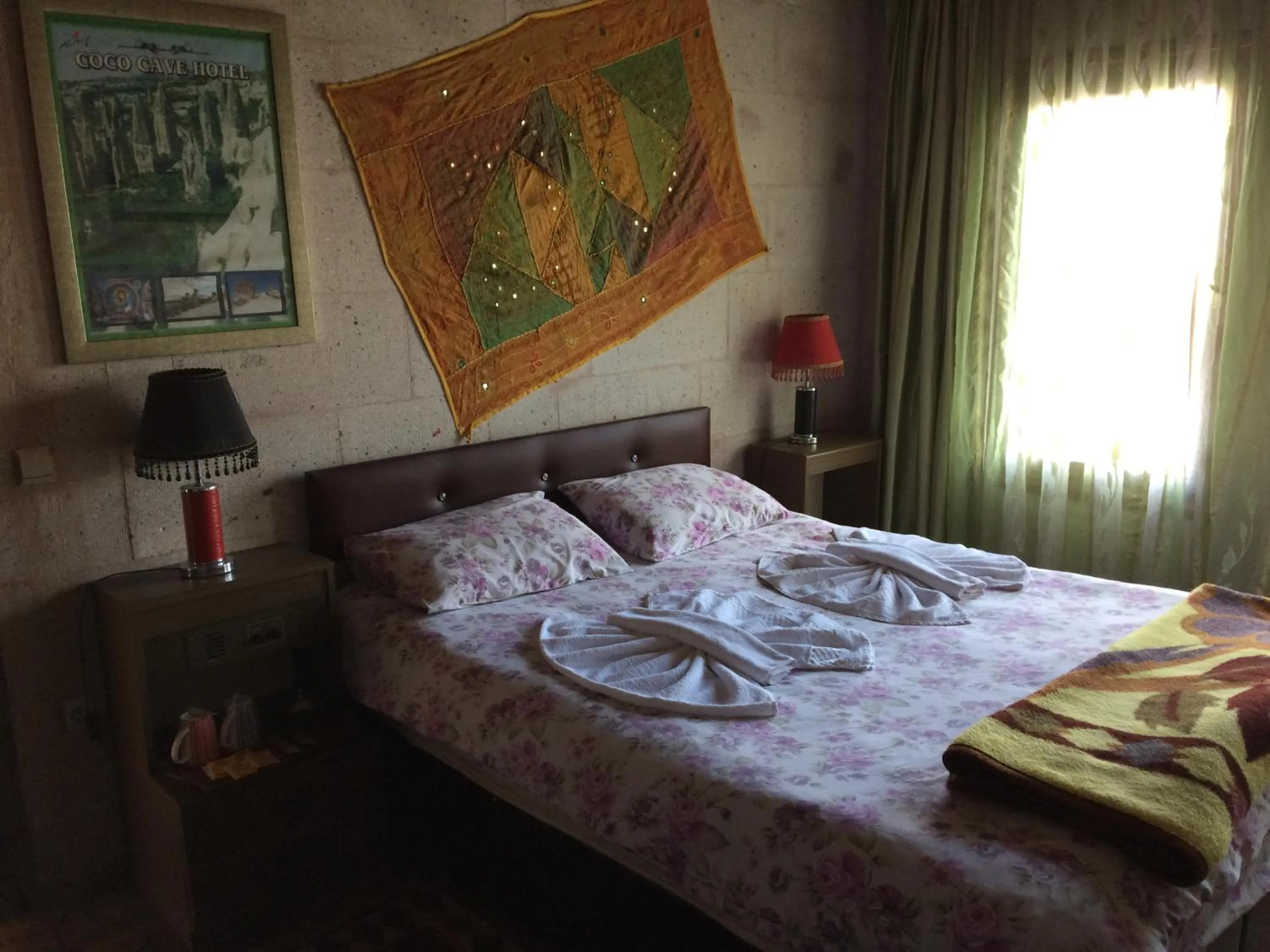 Bedroom, Bed in Coco Cave