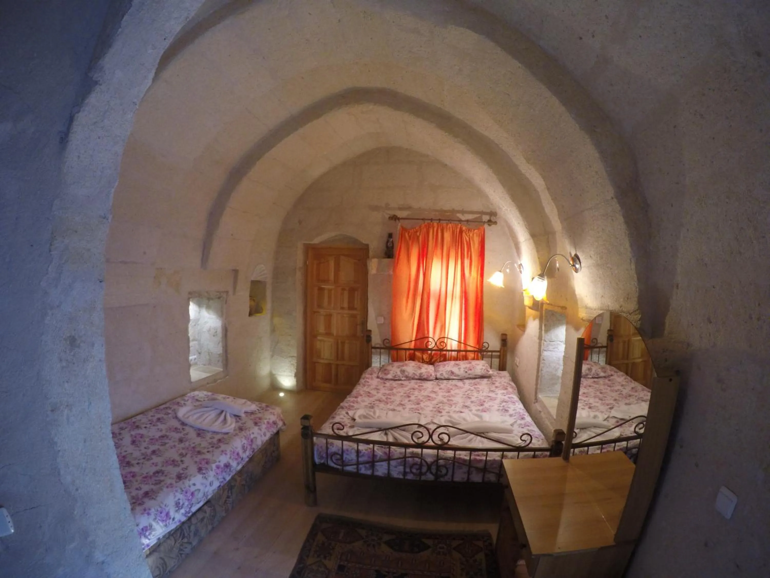 Bedroom, Bed in Coco Cave