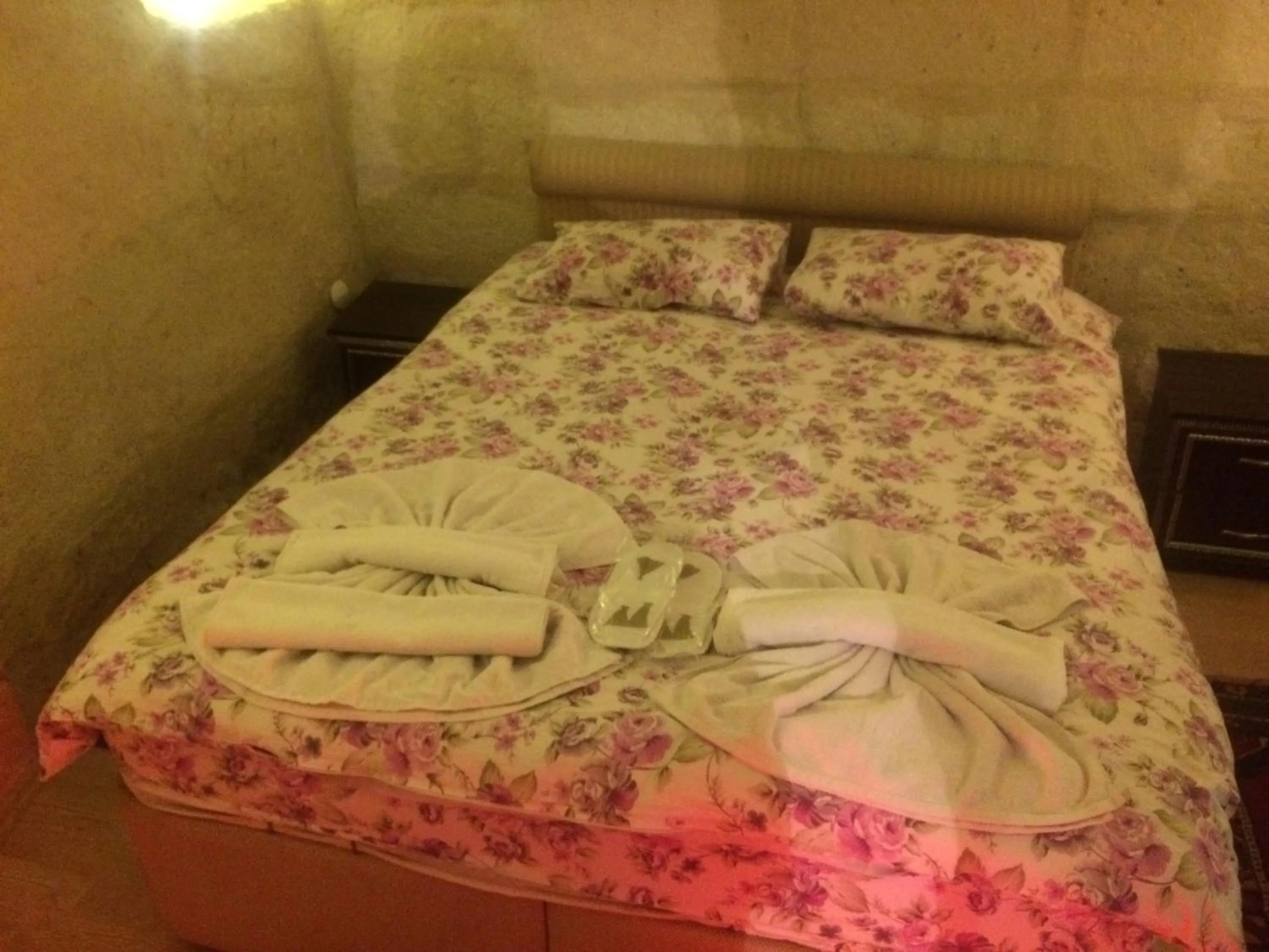 Bedroom, Bed in Coco Cave