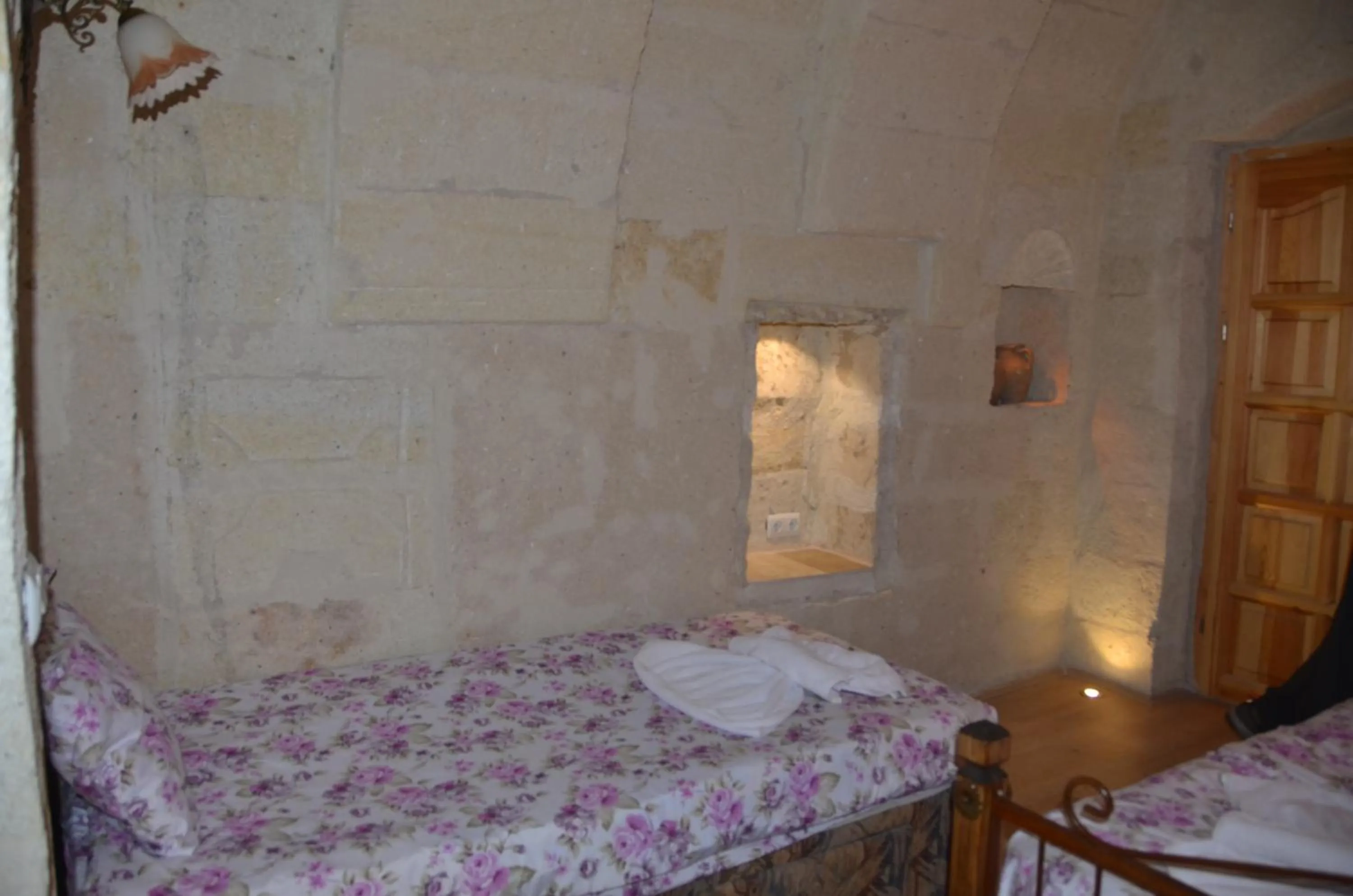 Bedroom, Bed in Coco Cave