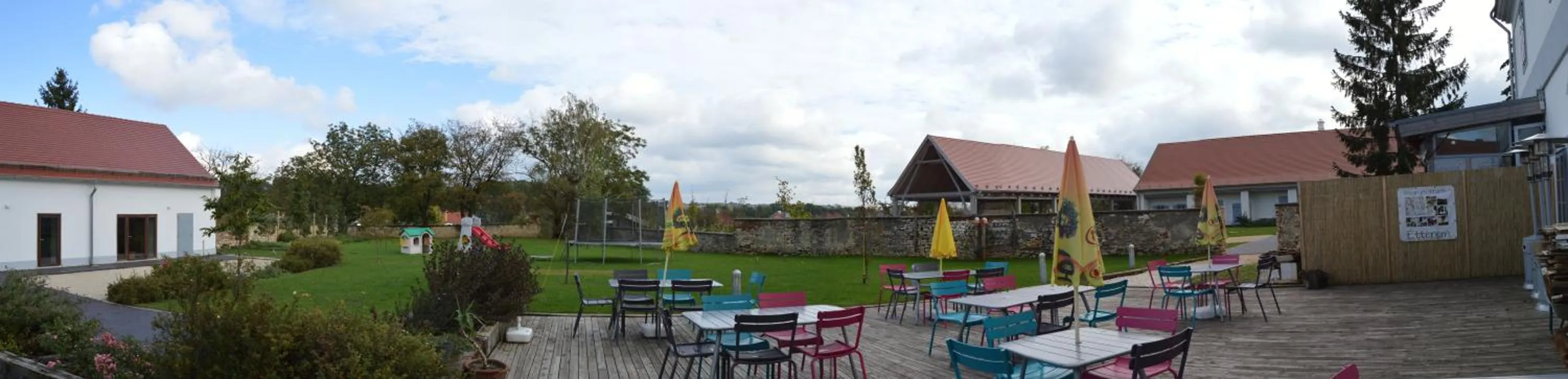 Garden in Bagolyvár Fogadó- Újfalusy Márton Vendégház