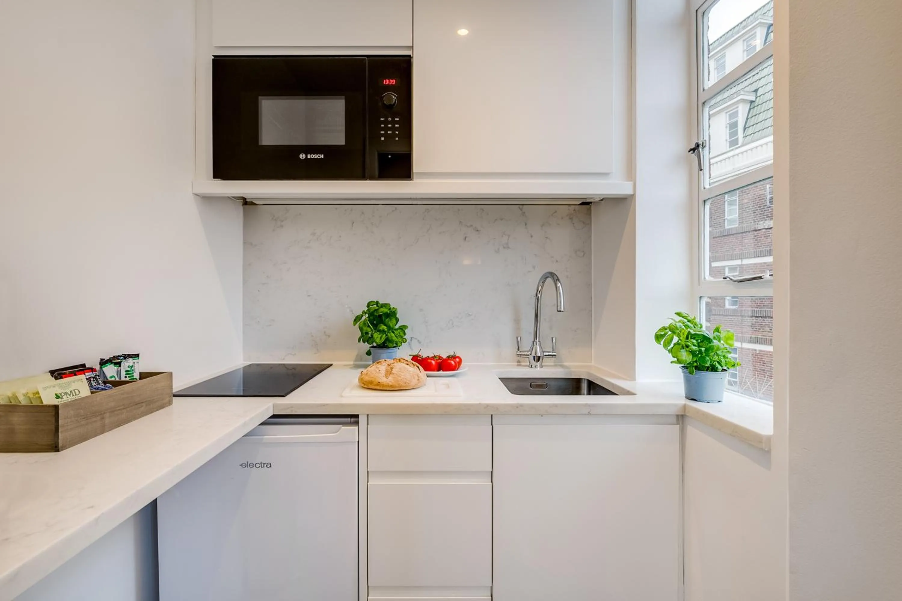 Coffee/tea facilities in Nell Gwynn Chelsea Accommodation