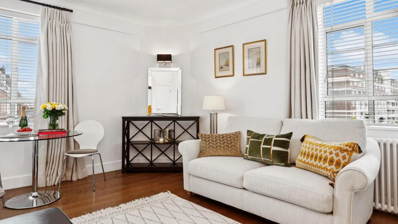 Nell Gwynn Chelsea Accommodation