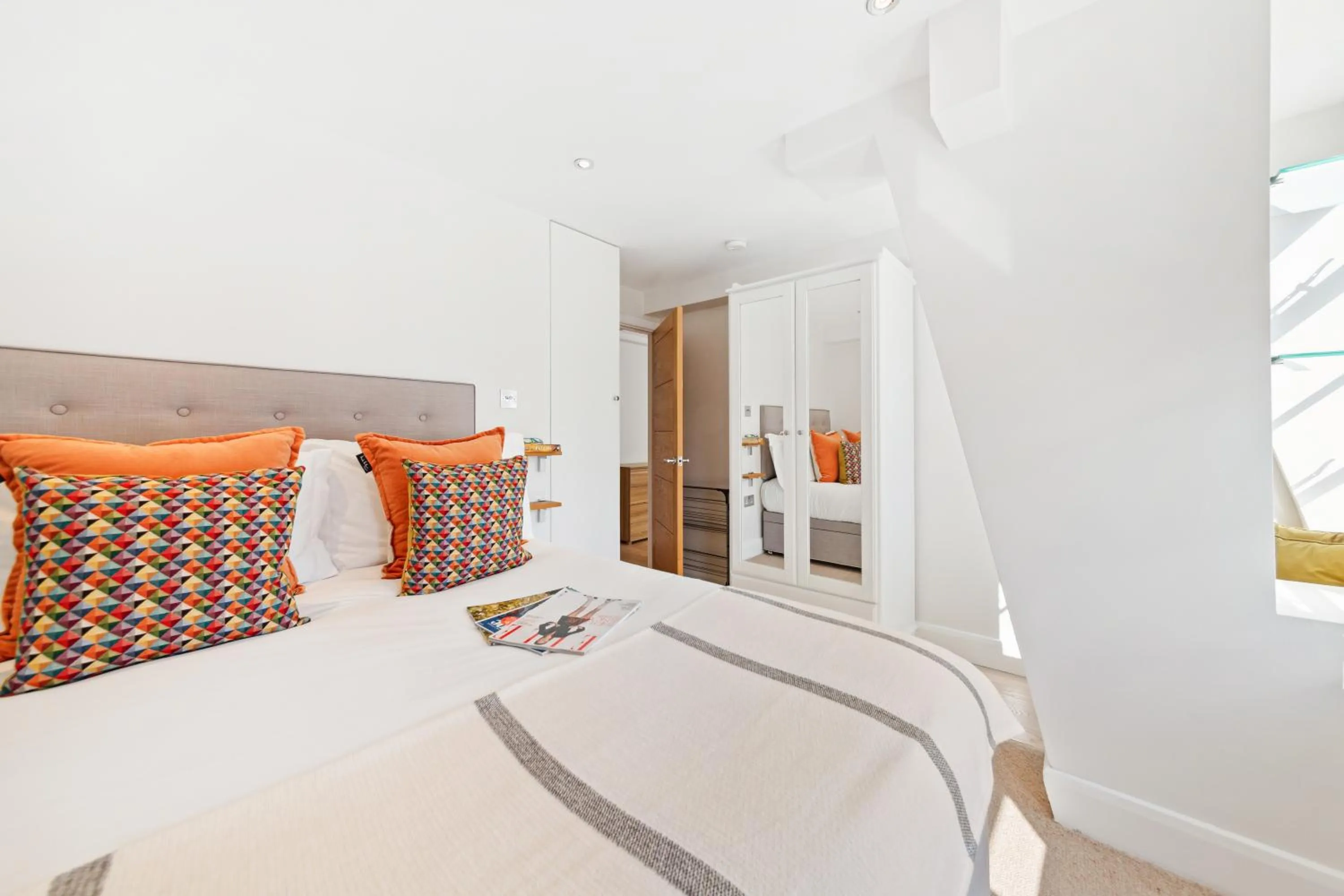 Bed in Nell Gwynn Chelsea Accommodation