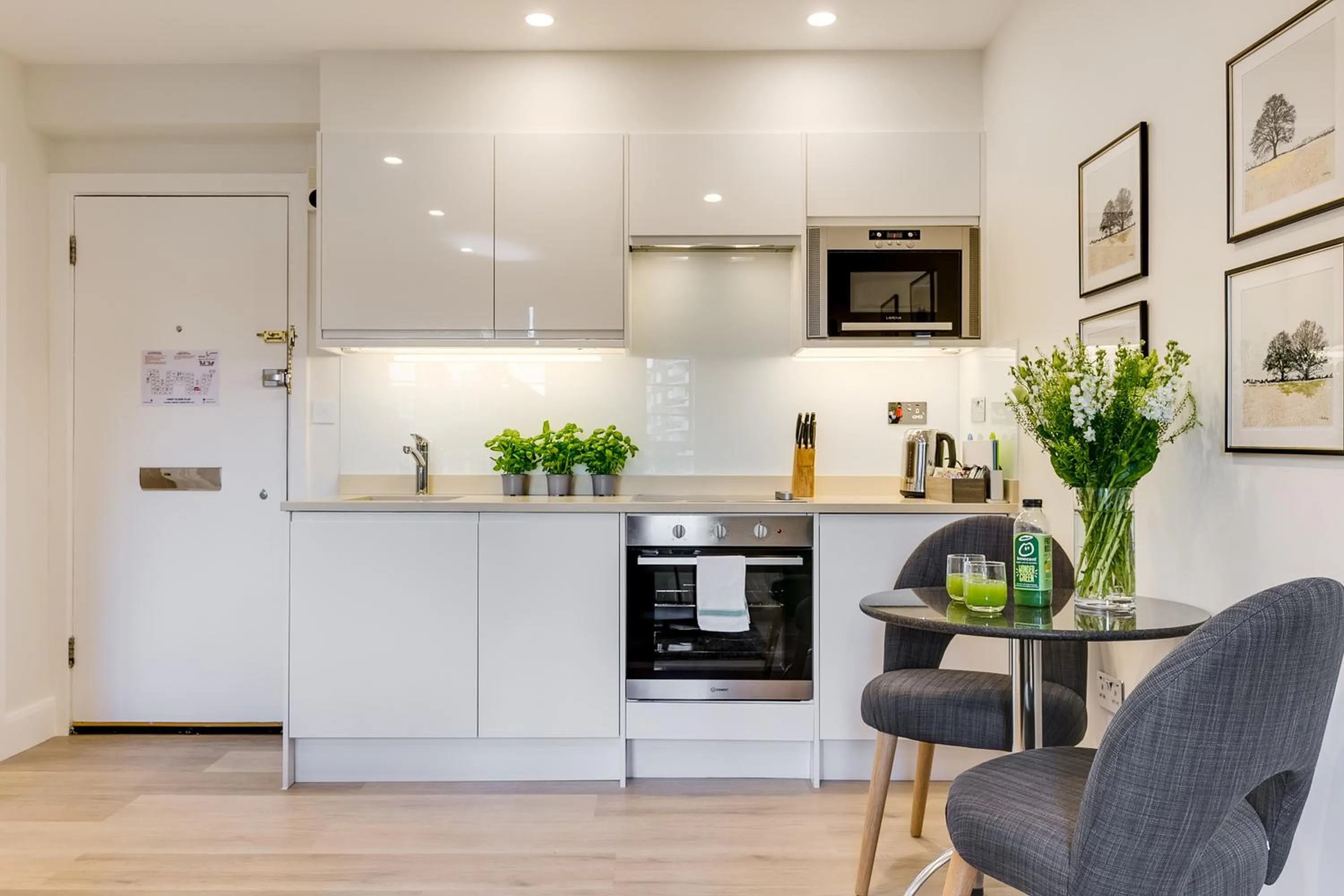 Coffee/tea facilities in Nell Gwynn Chelsea Accommodation