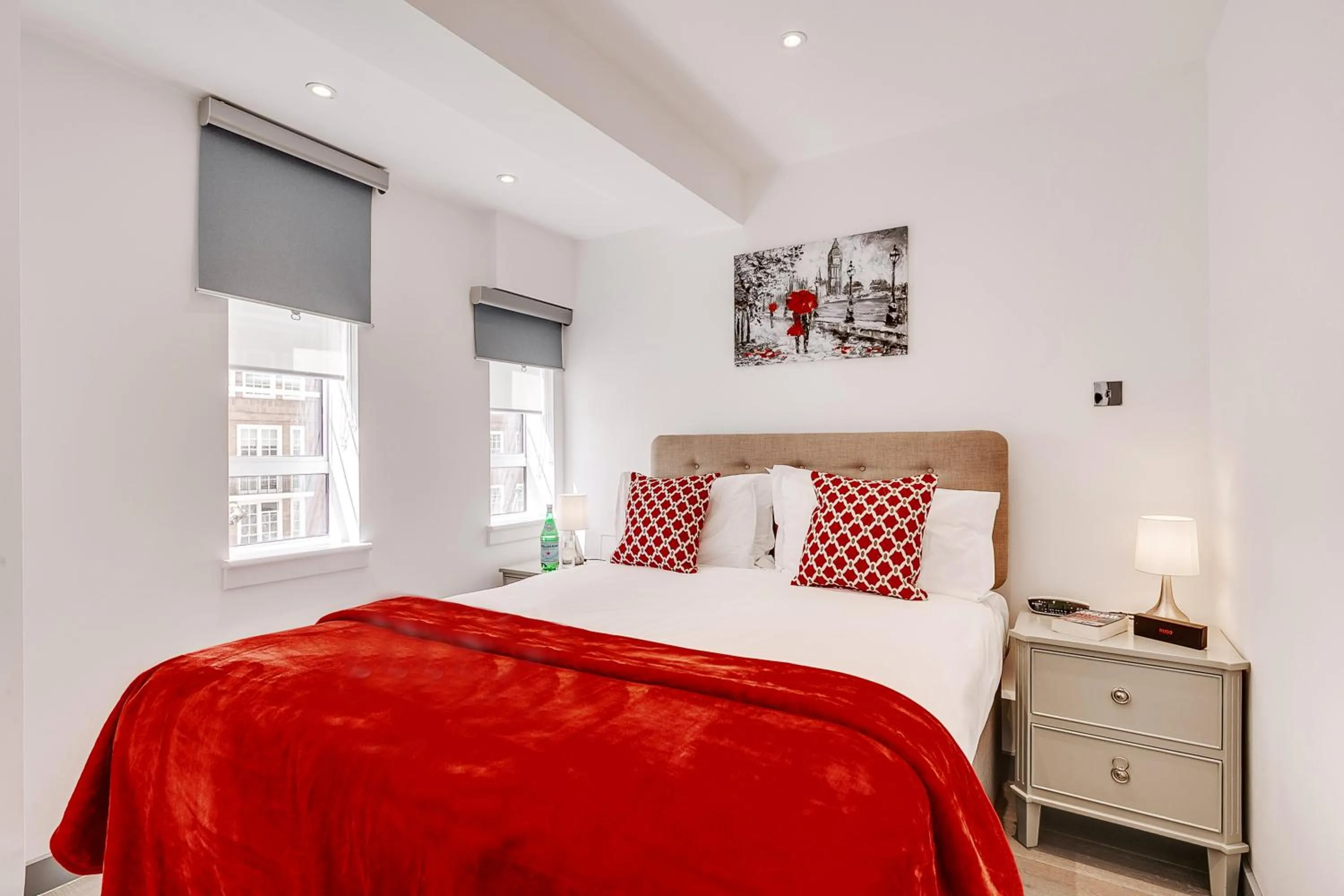 Bed in Nell Gwynn Chelsea Accommodation