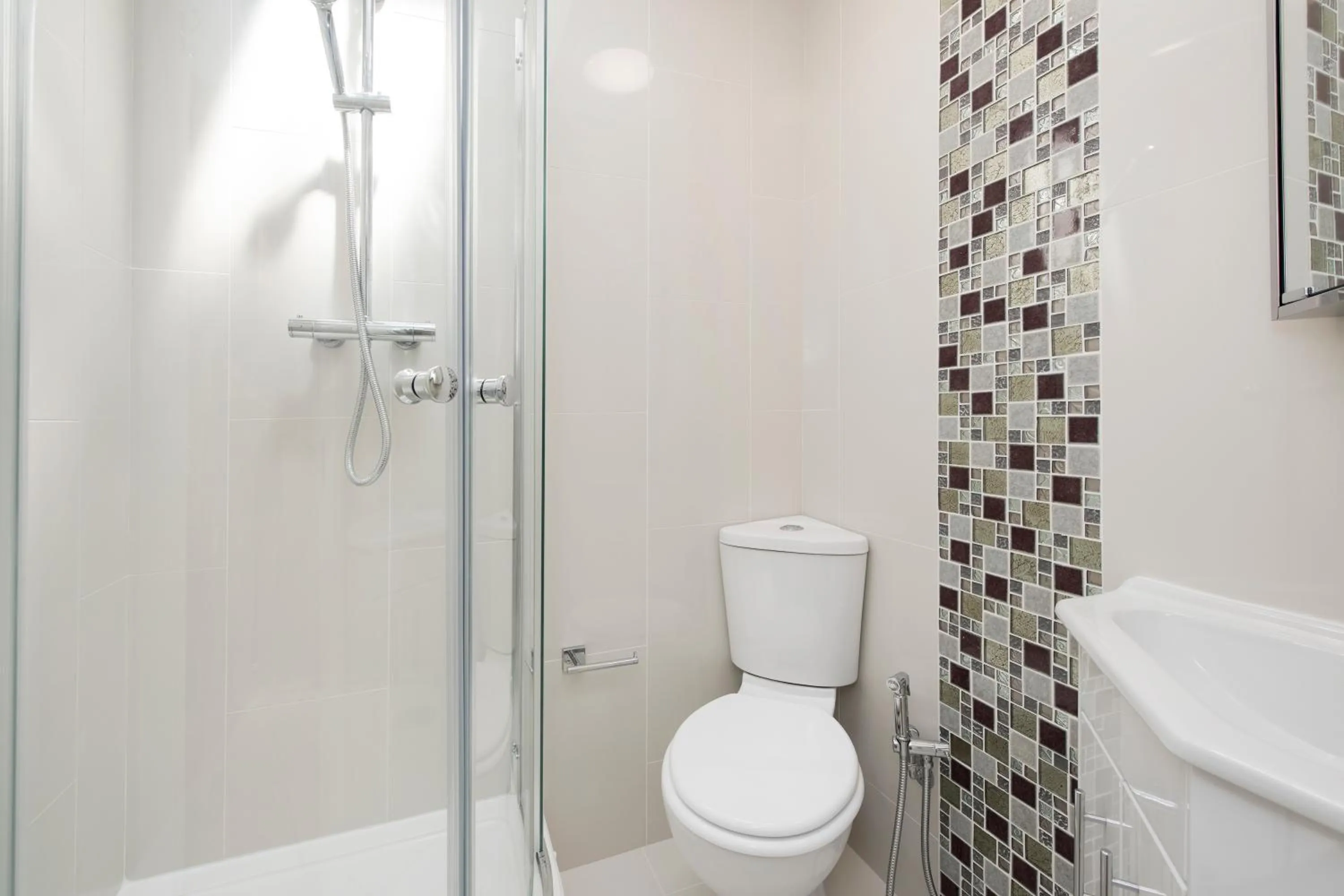 Bathroom in Nell Gwynn Chelsea Accommodation