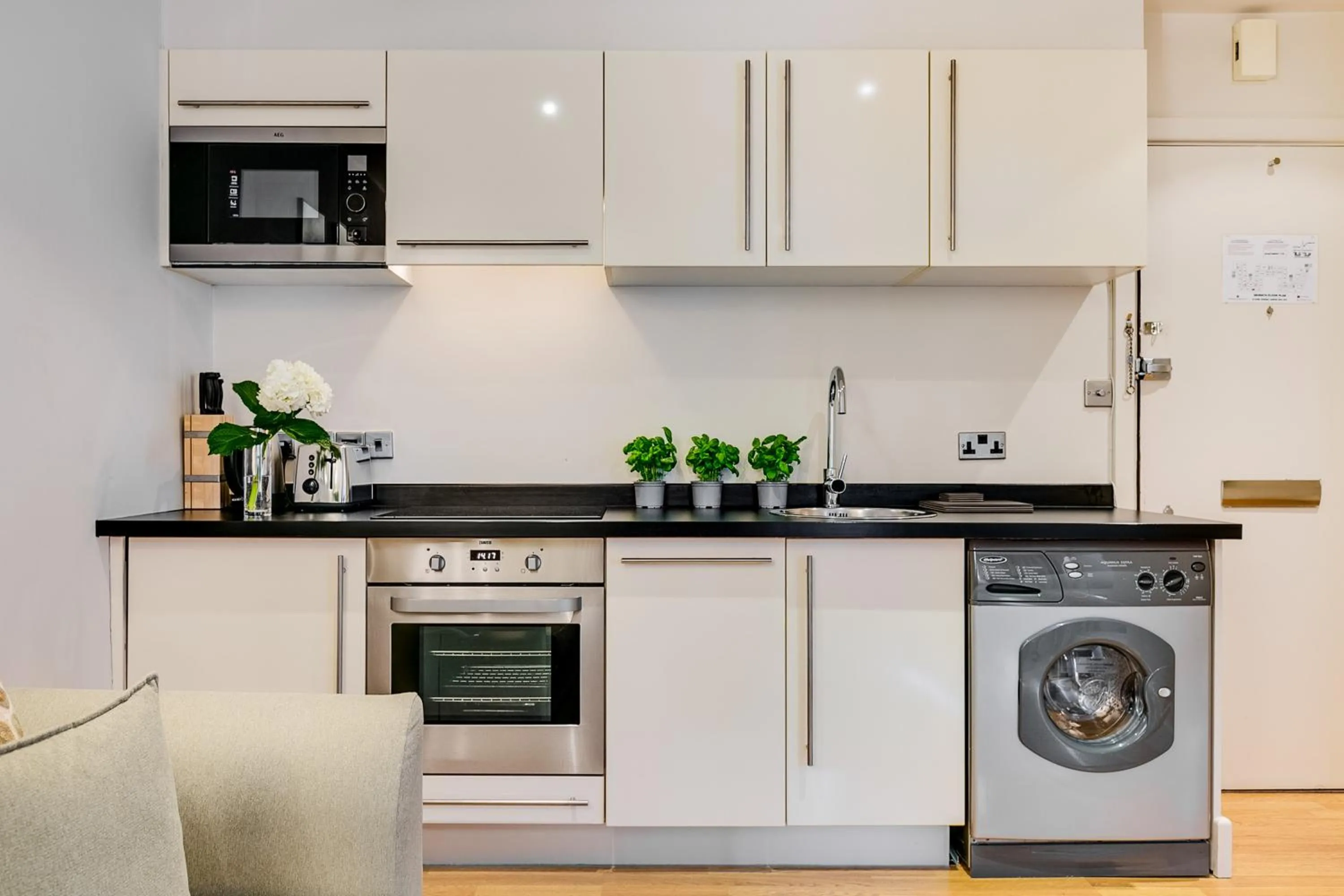 Kitchen or kitchenette in Nell Gwynn Chelsea Accommodation