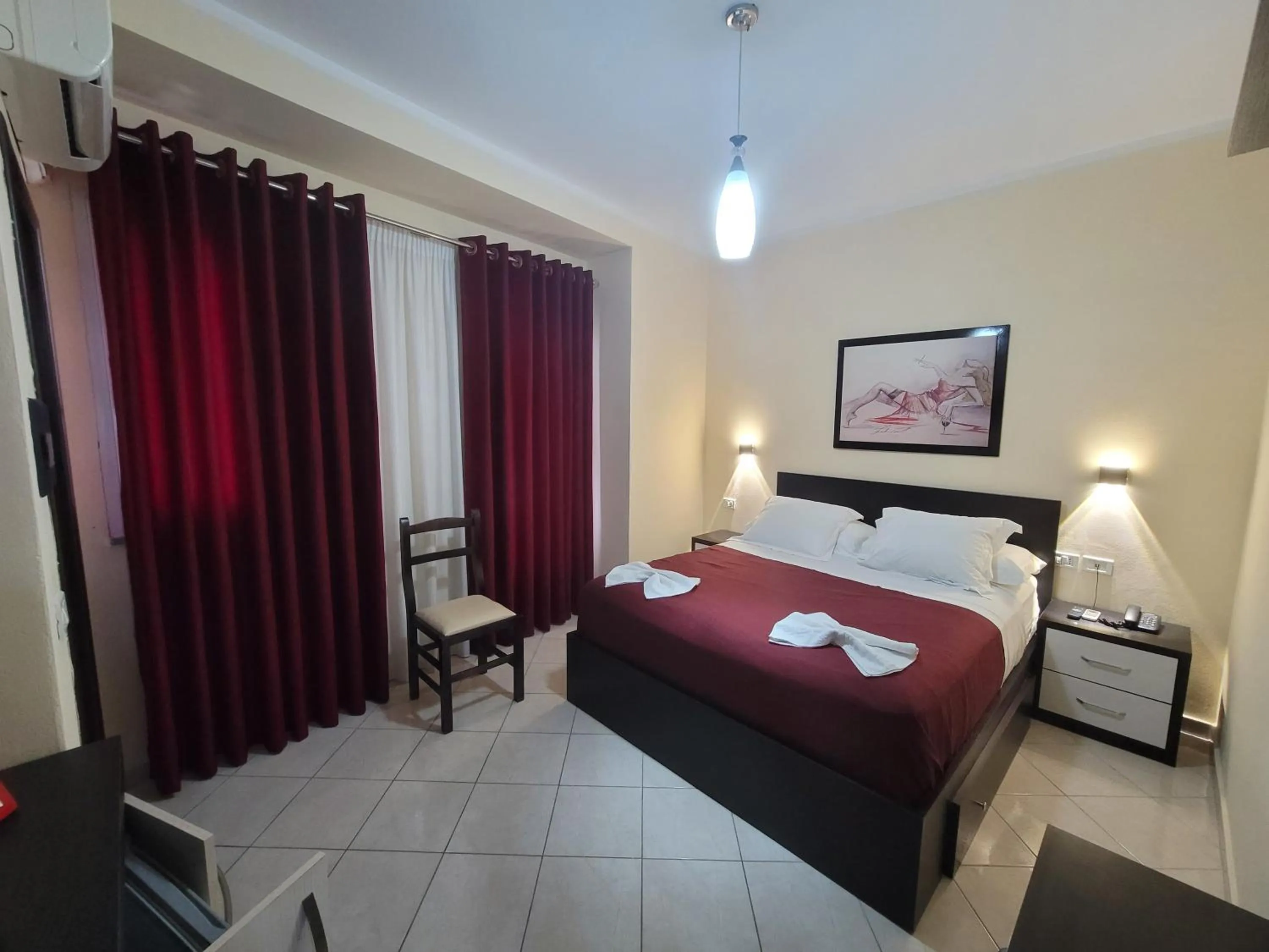 Bedroom, Bed in Haris Hotel