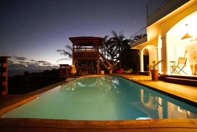 Property building in La Plantation