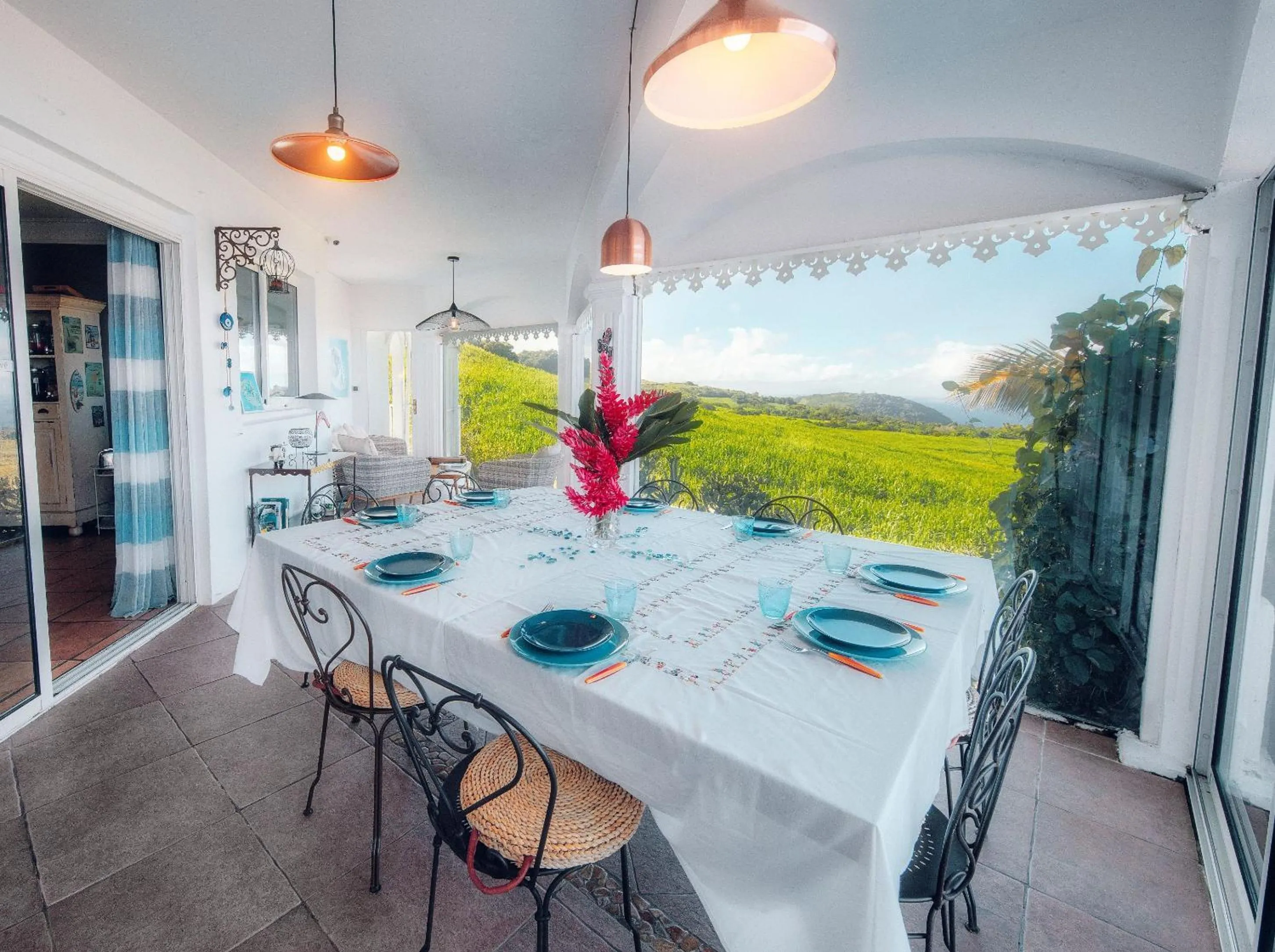 Restaurant/places to eat in La Plantation