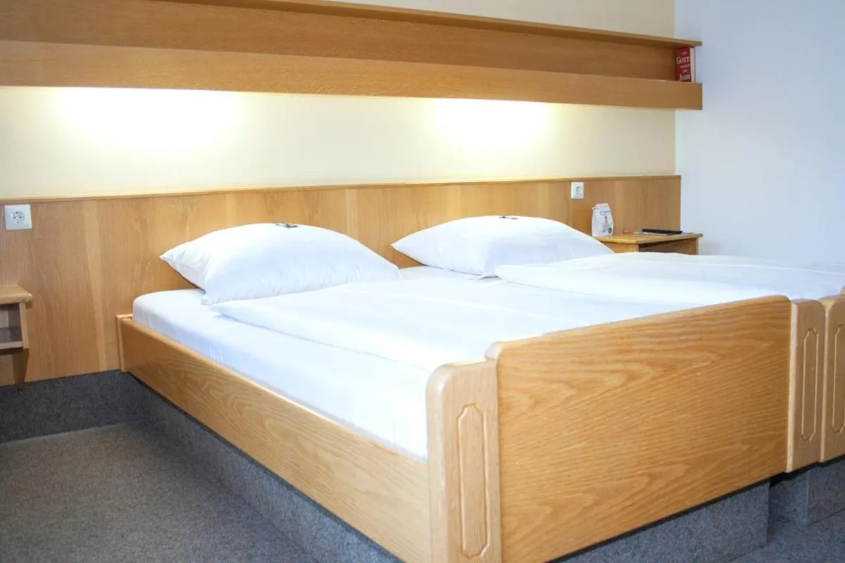 Bed in Hotel am Regenbogen