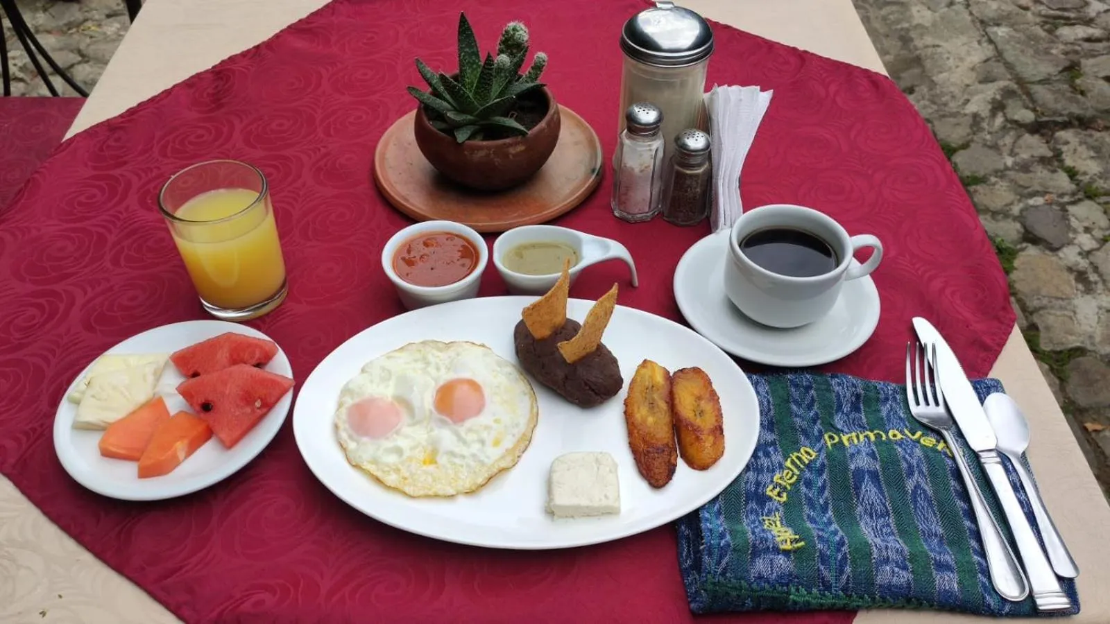 Restaurant/places to eat in Hotel Eterna Primavera Antigua