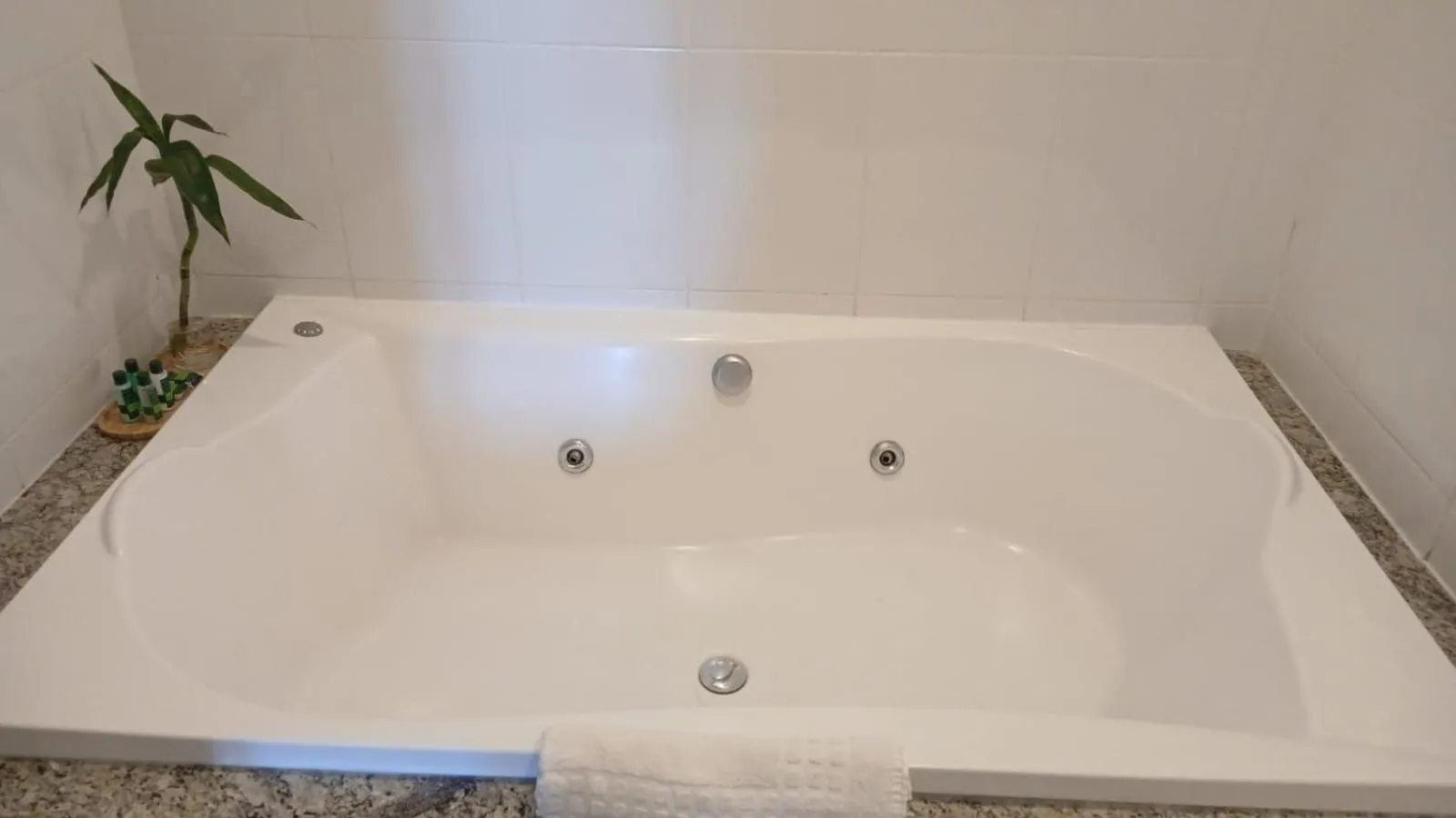 Bathroom in Green Hotéis