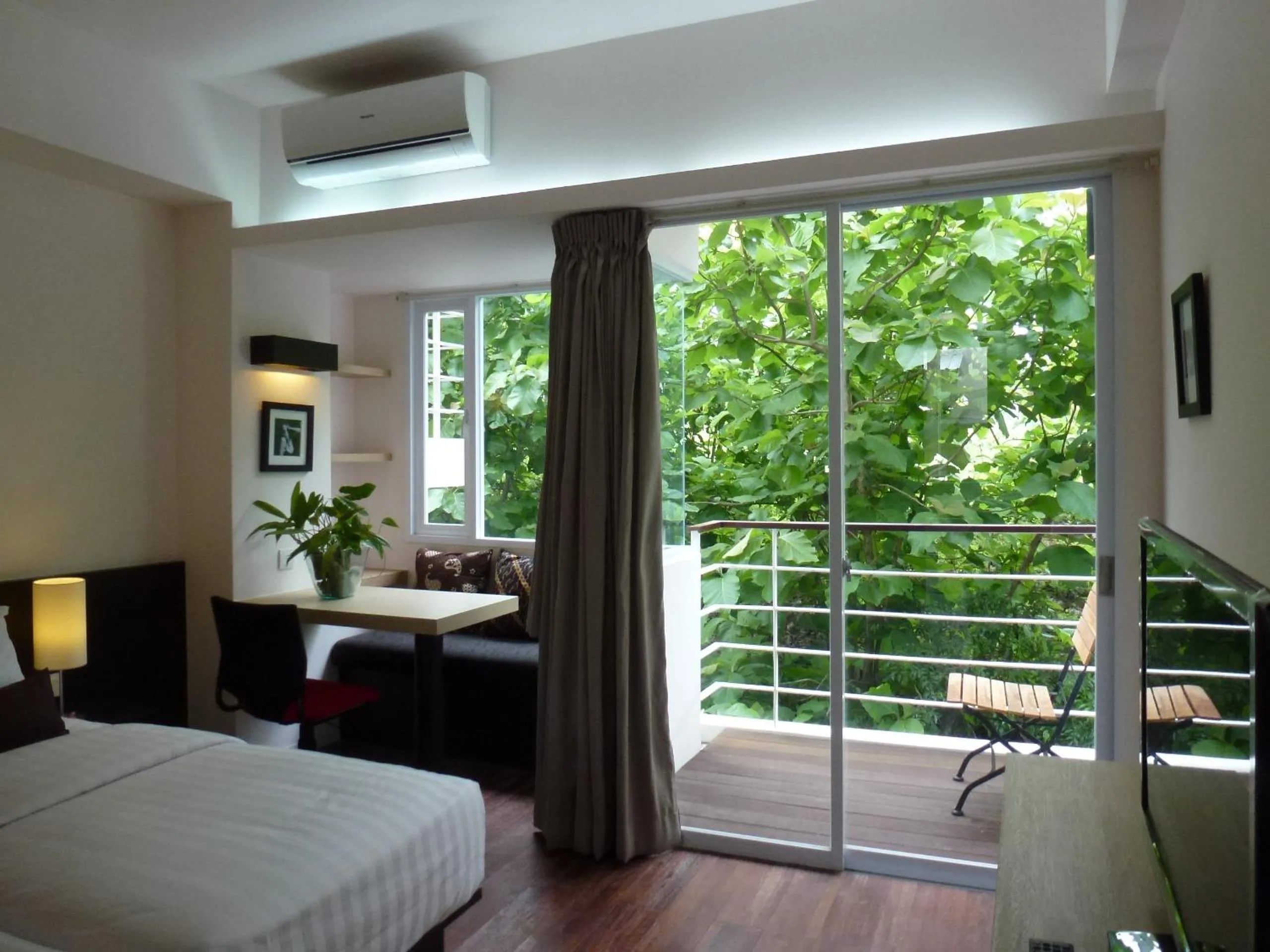 Balcony/Terrace, Bed in Allia Residence