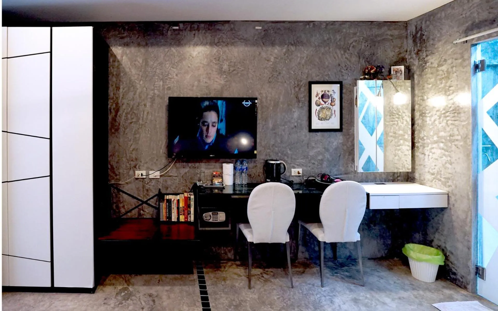 TV and multimedia in Phuket Paradiso