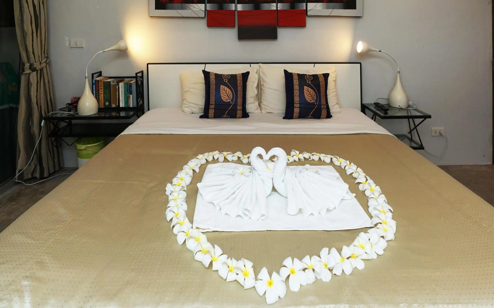 Bed in Phuket Paradiso