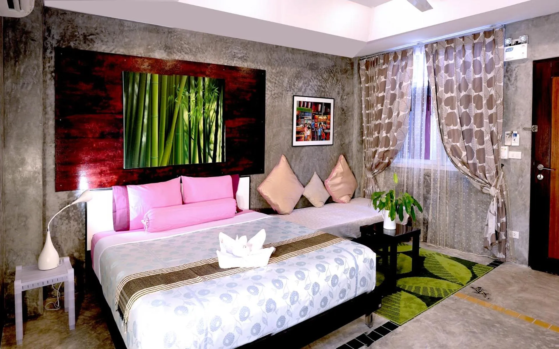 Bed in Phuket Paradiso