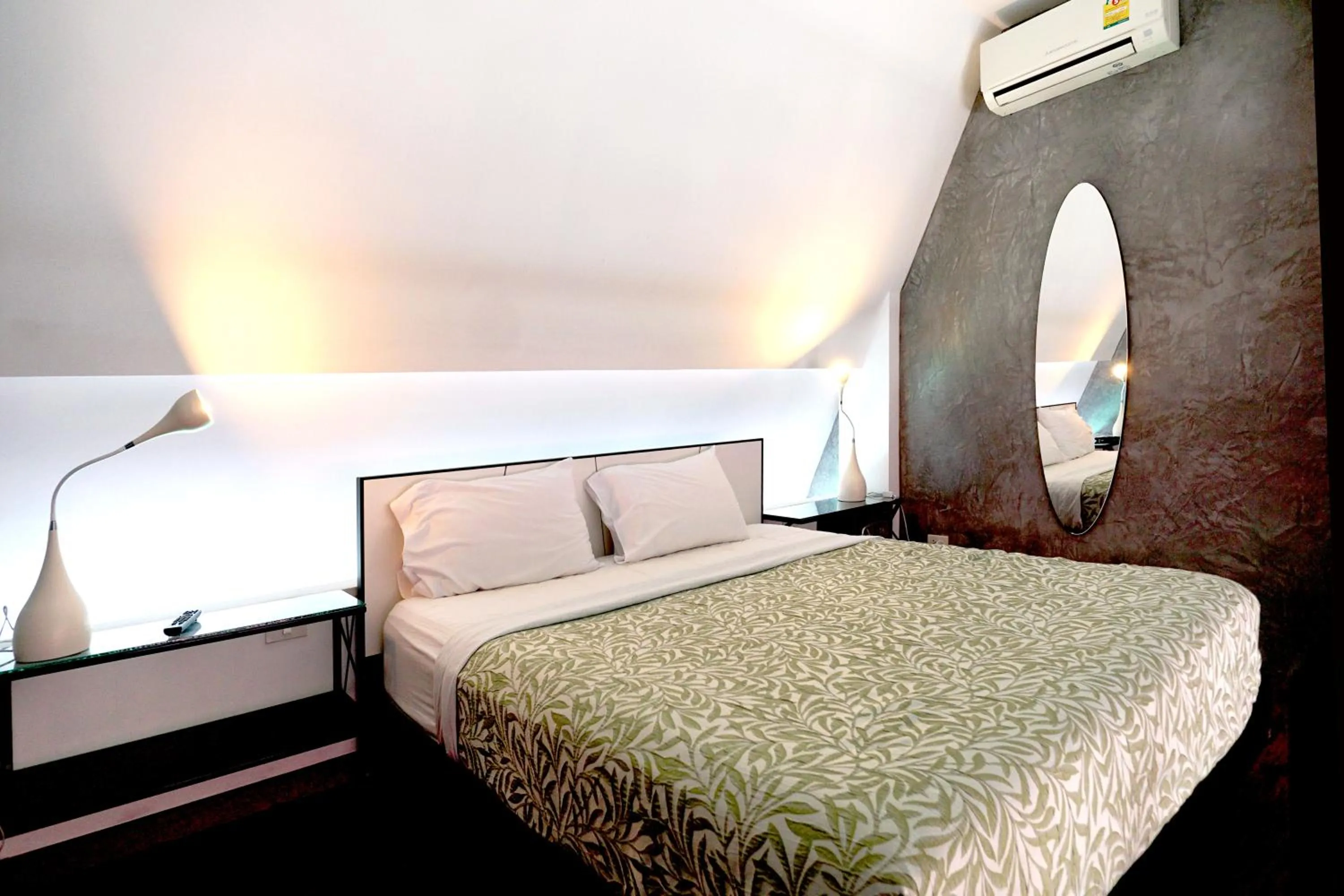 Bed in Phuket Paradiso